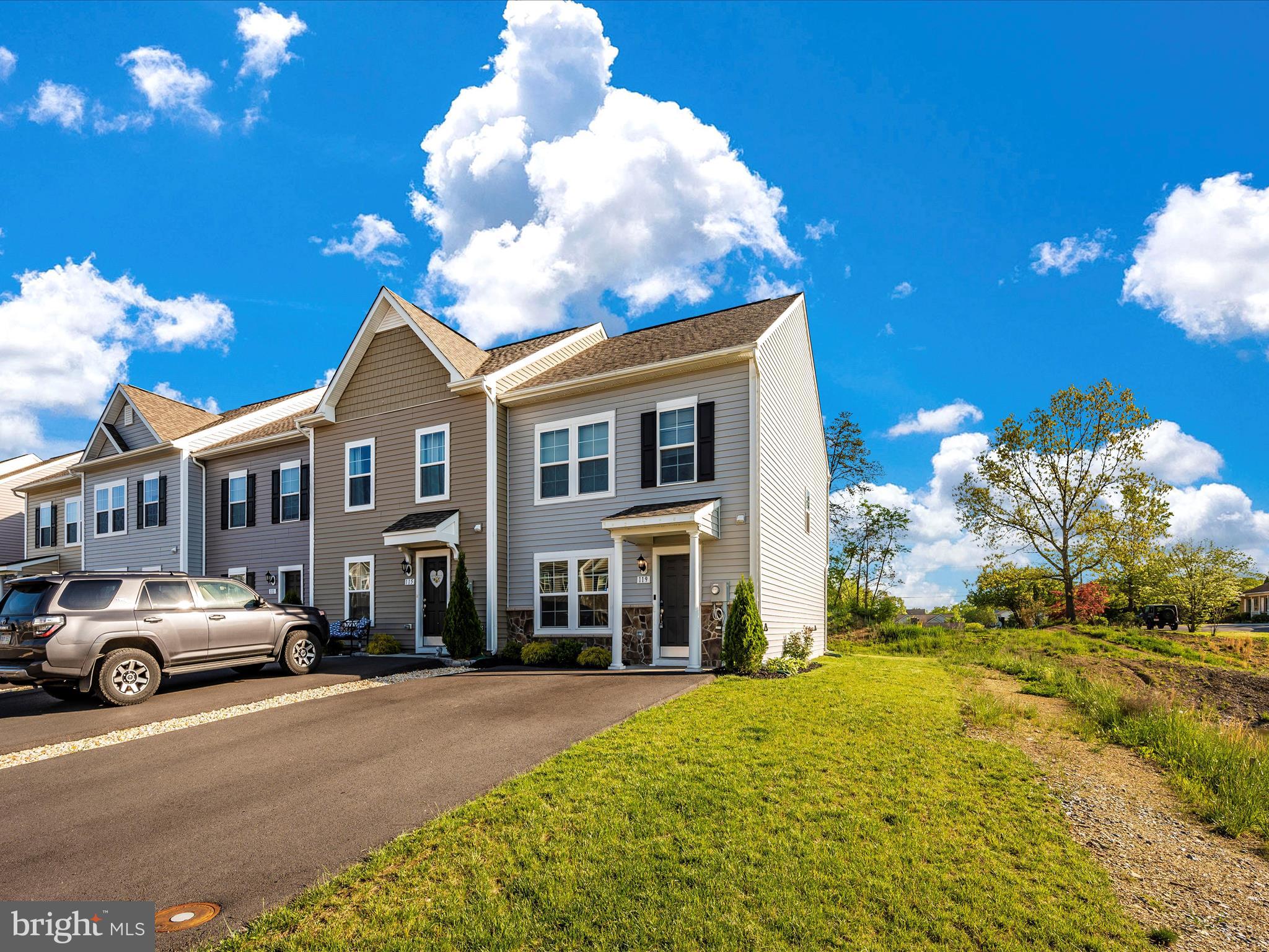 WHISPERING PINES - Residential