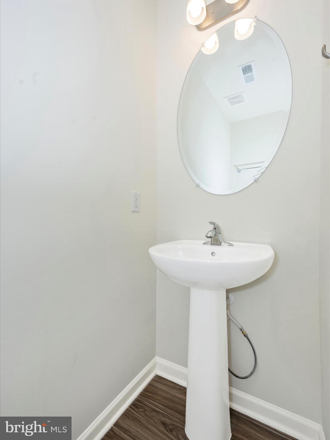 WHISPERING PINES - Residential