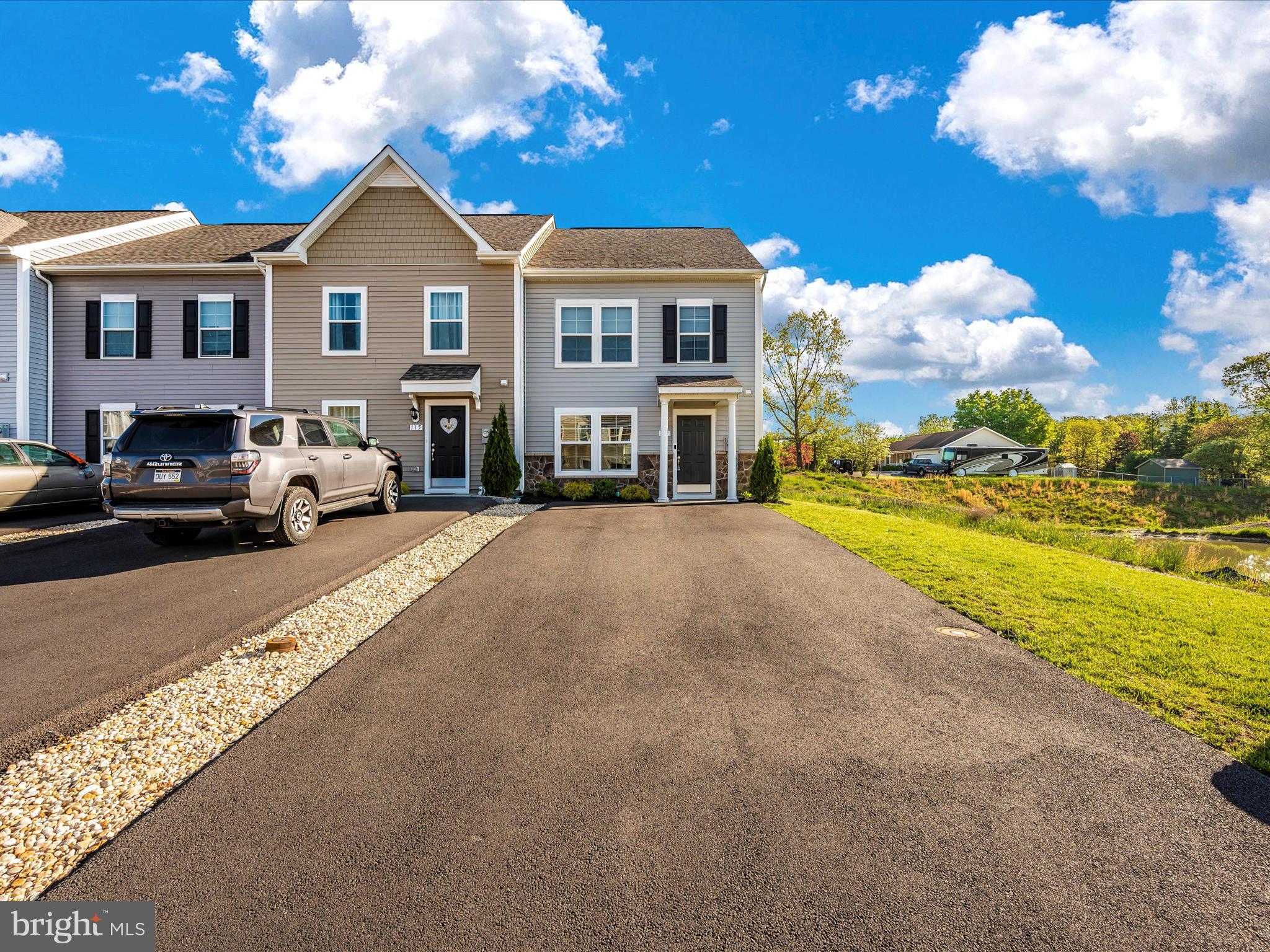 WHISPERING PINES - Residential