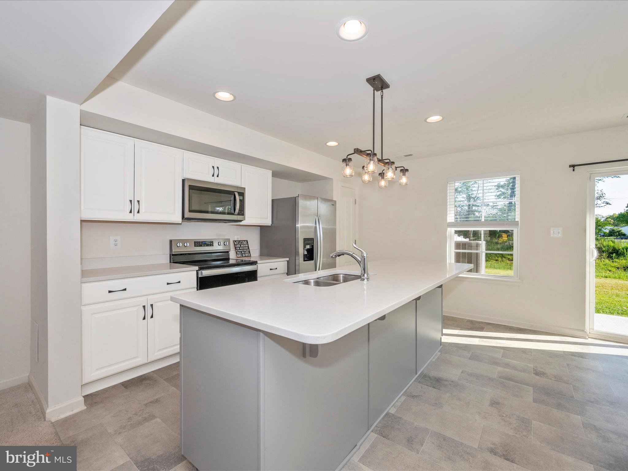 WHISPERING PINES - Residential