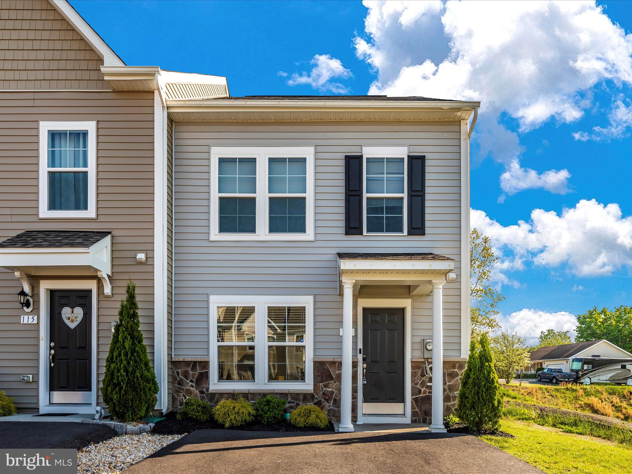 WHISPERING PINES - Residential