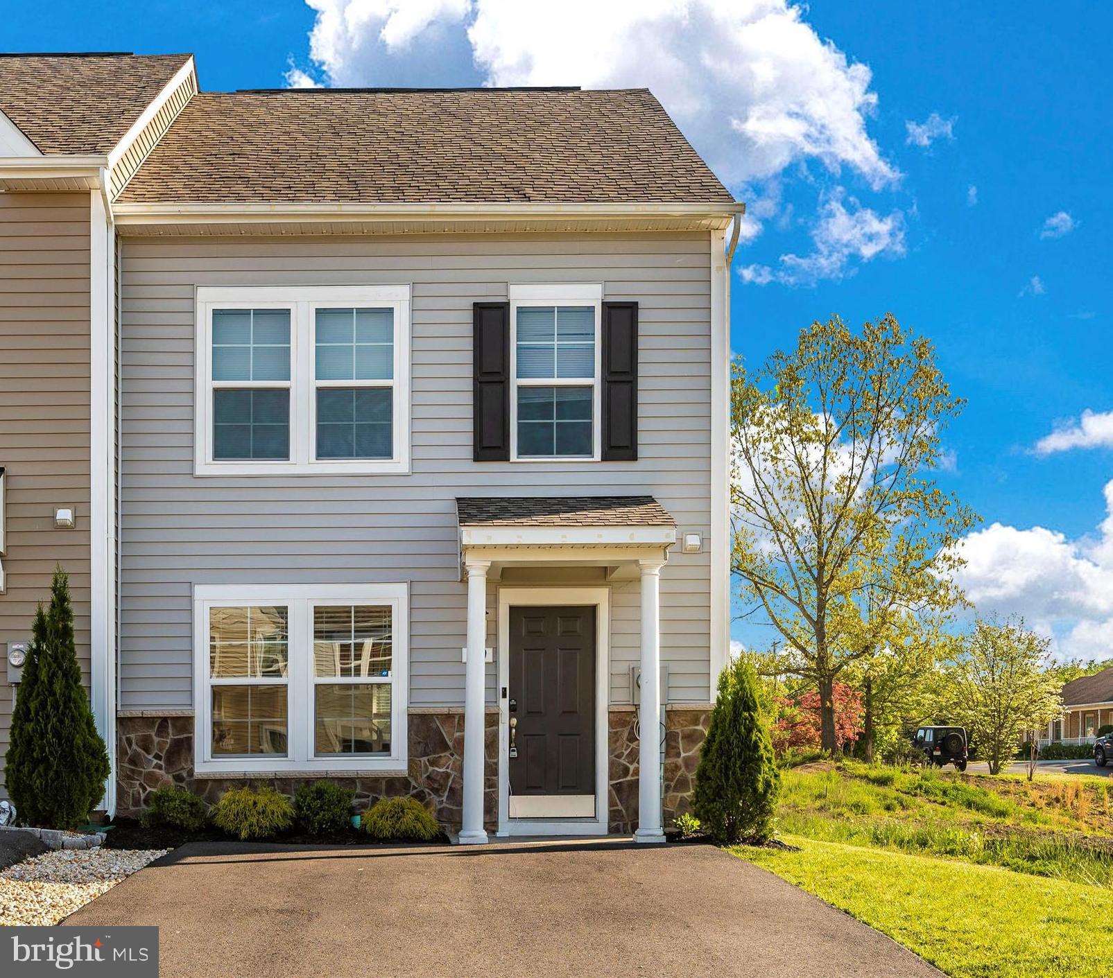 WHISPERING PINES - Residential