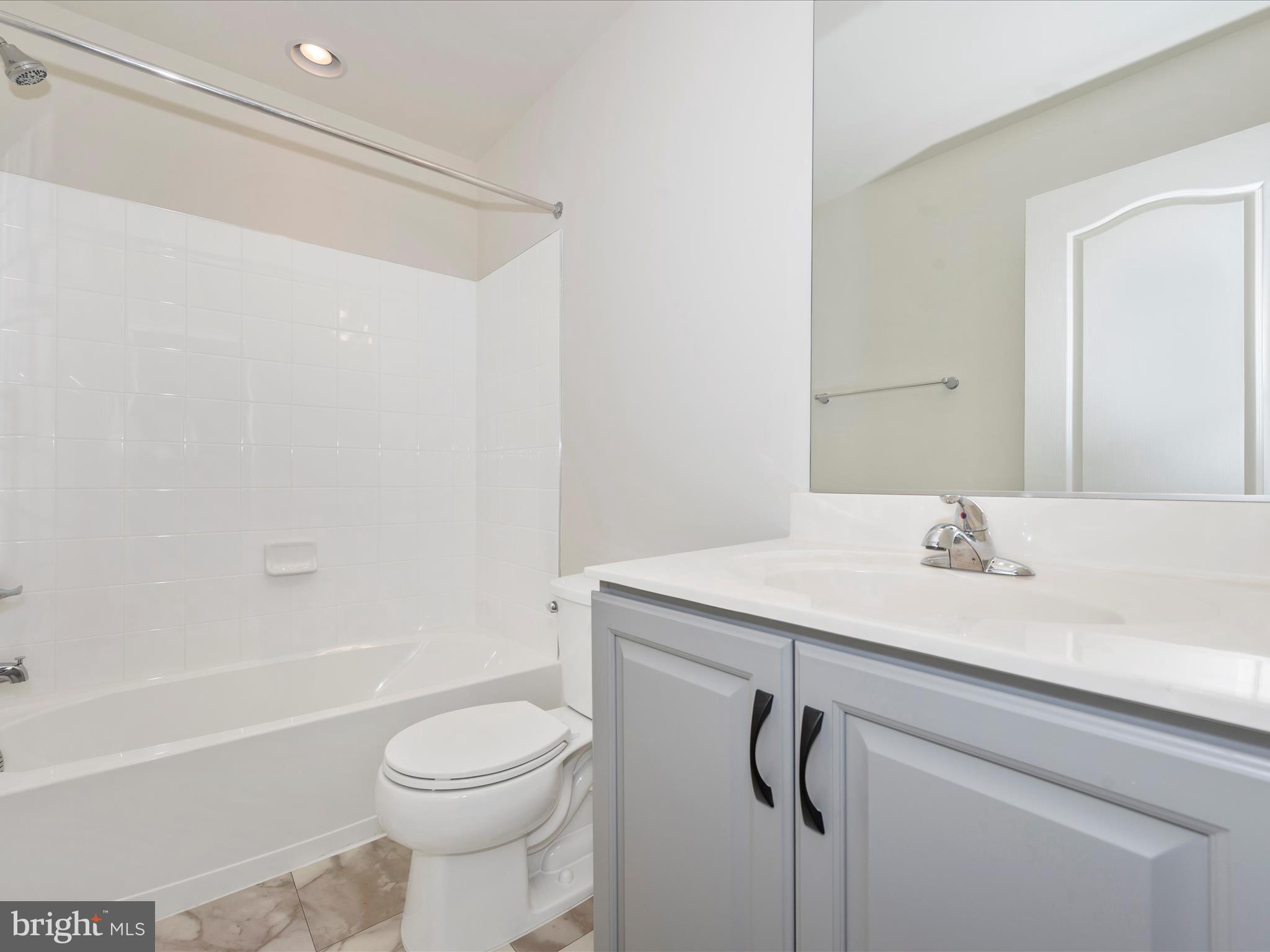 WHISPERING PINES - Residential