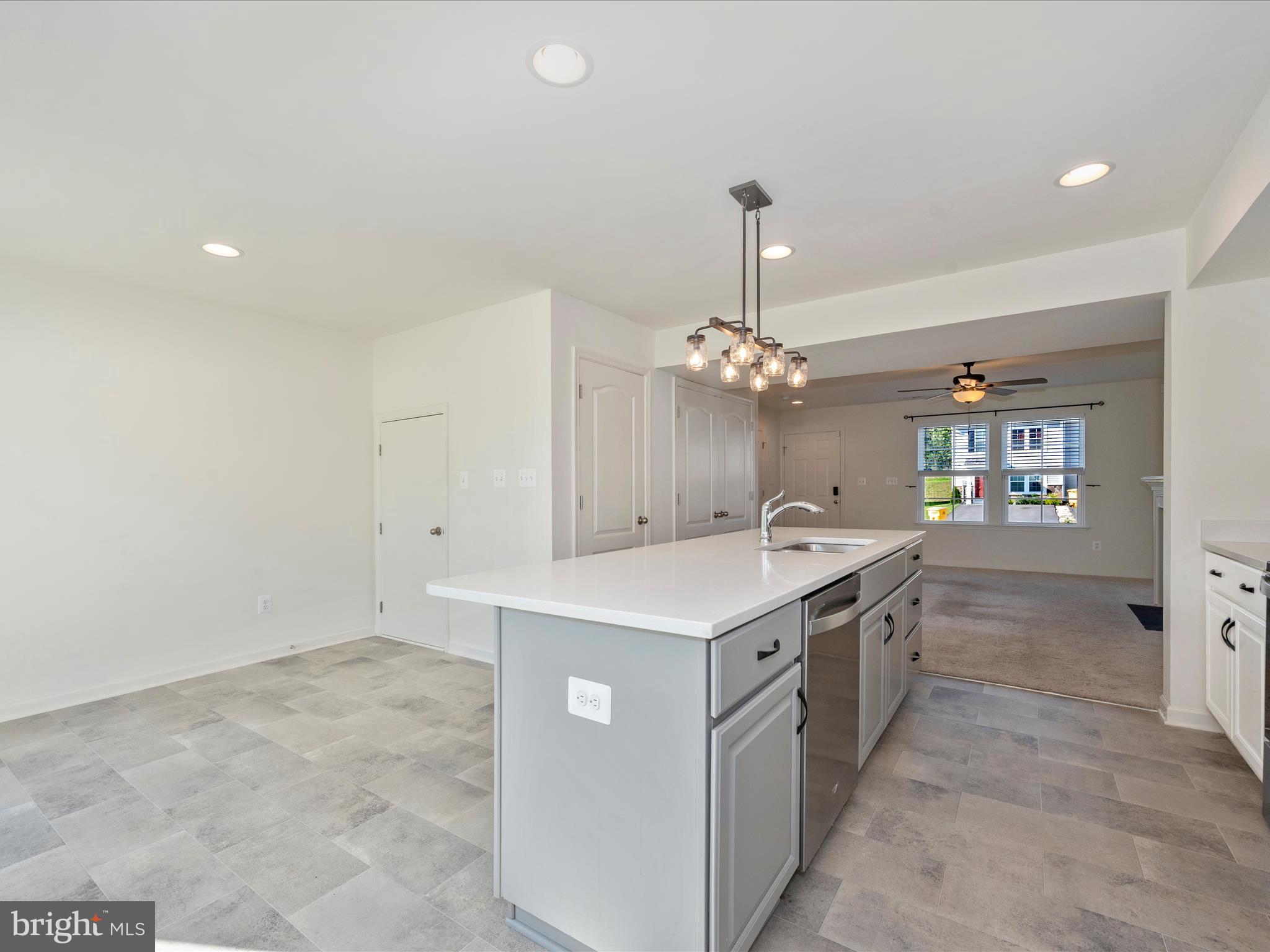 WHISPERING PINES - Residential