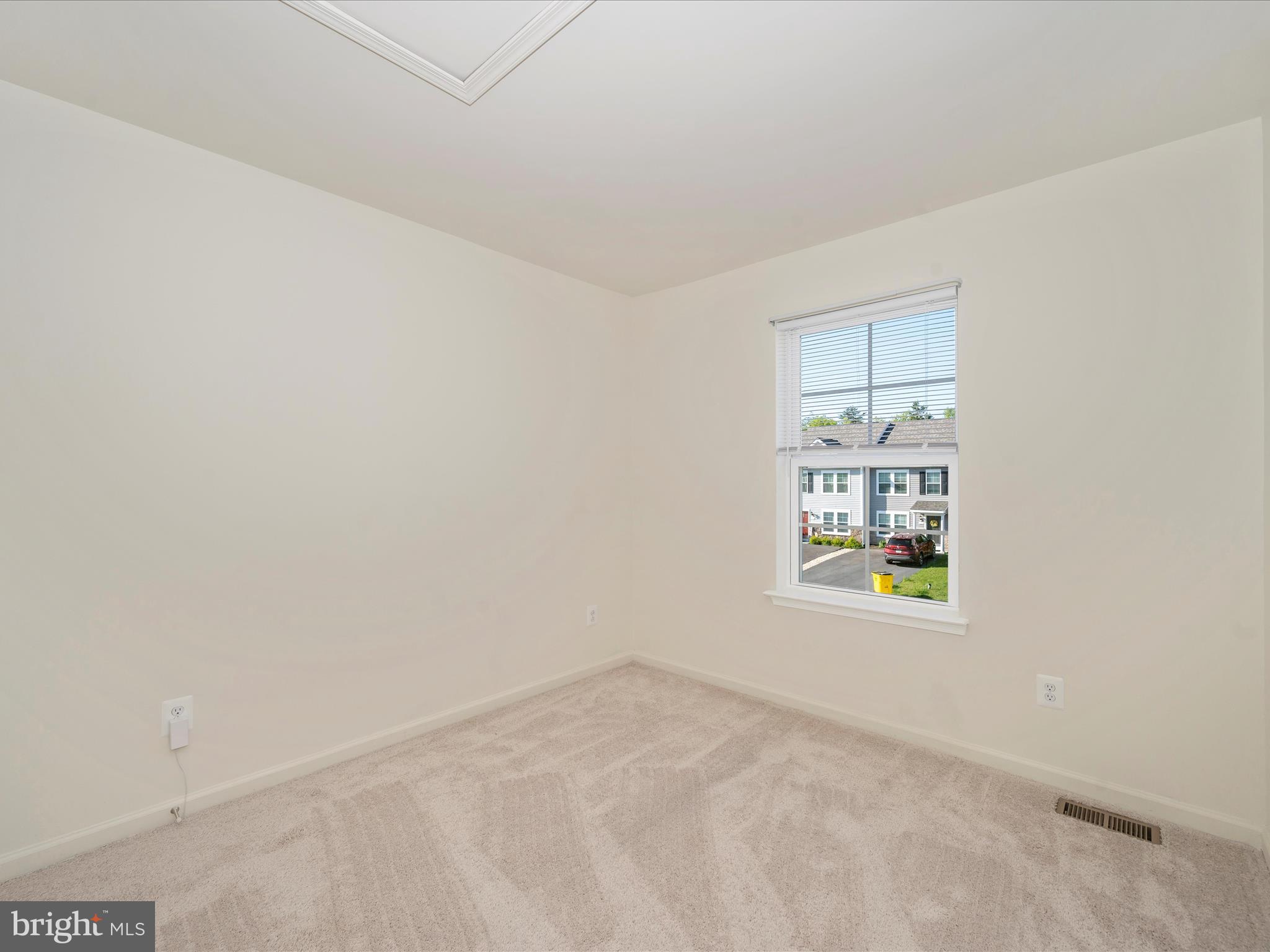 WHISPERING PINES - Residential