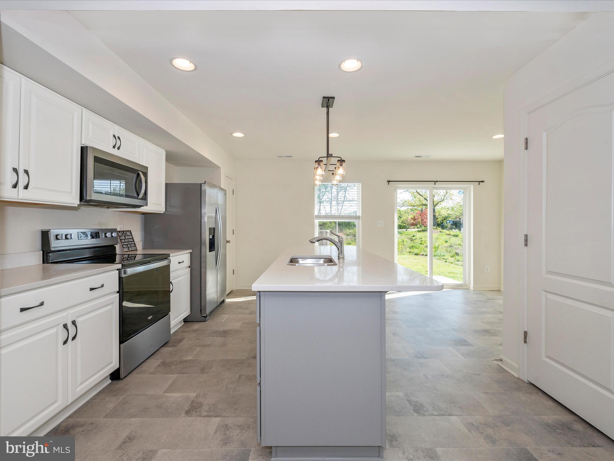 WHISPERING PINES - Residential