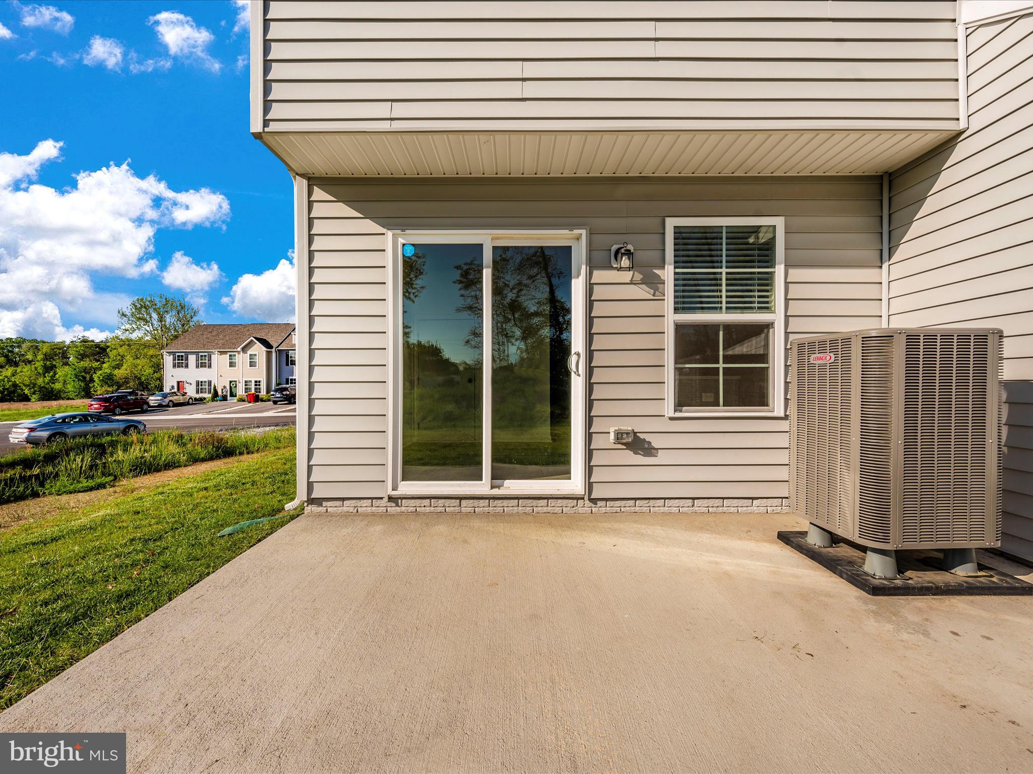 WHISPERING PINES - Residential