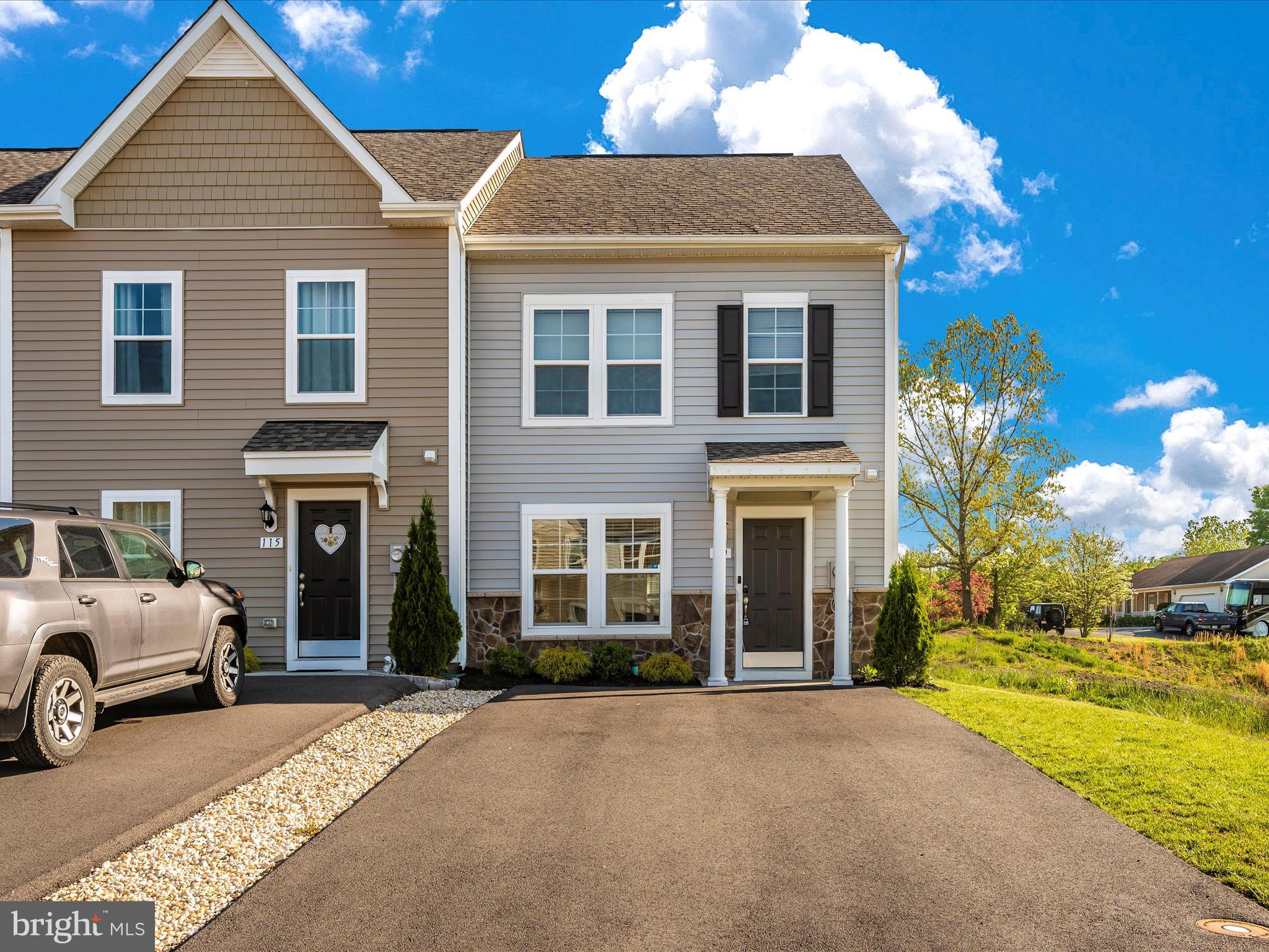 WHISPERING PINES - Residential