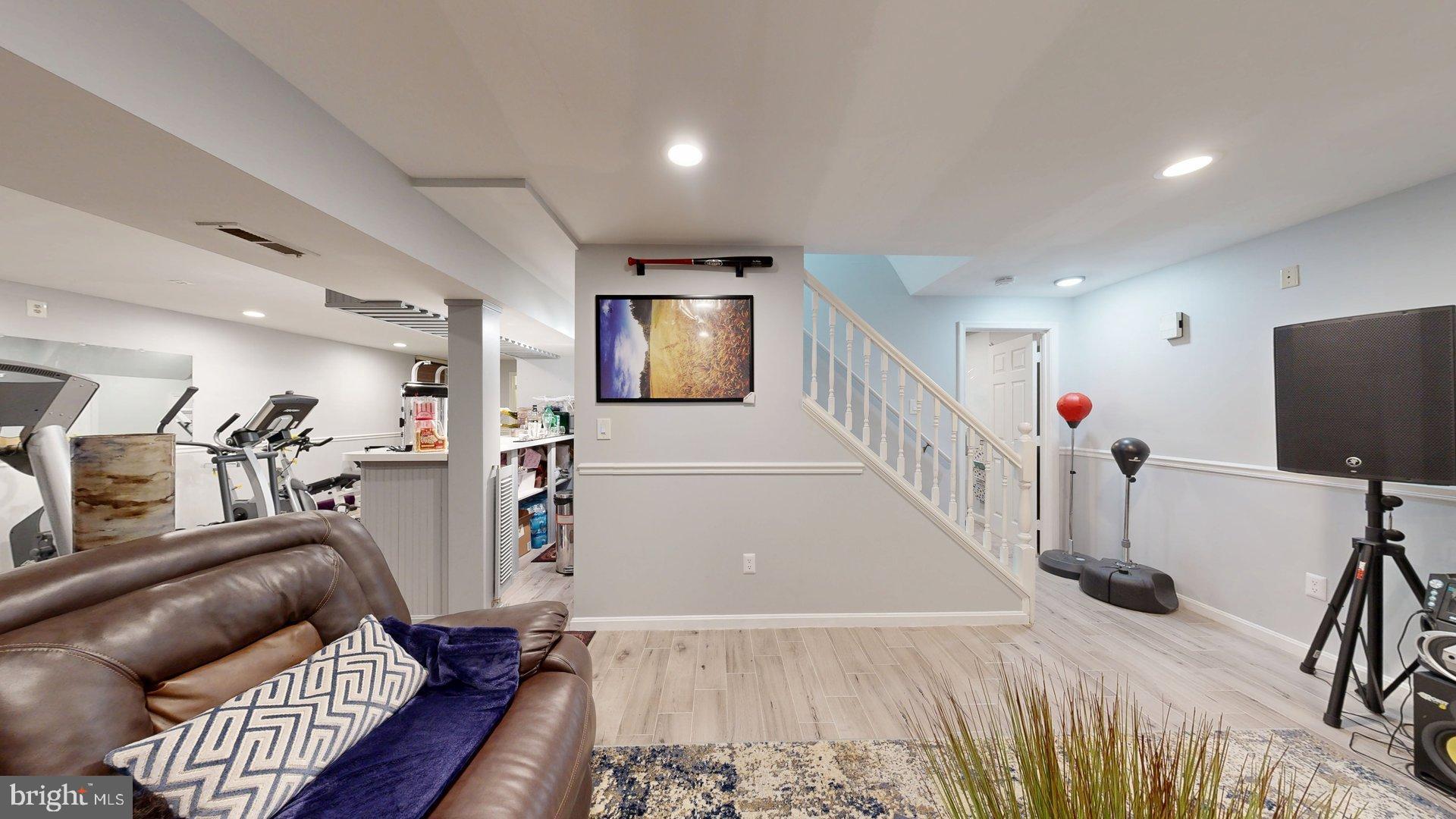GUNNERS LAKE VILLAGE - Residential