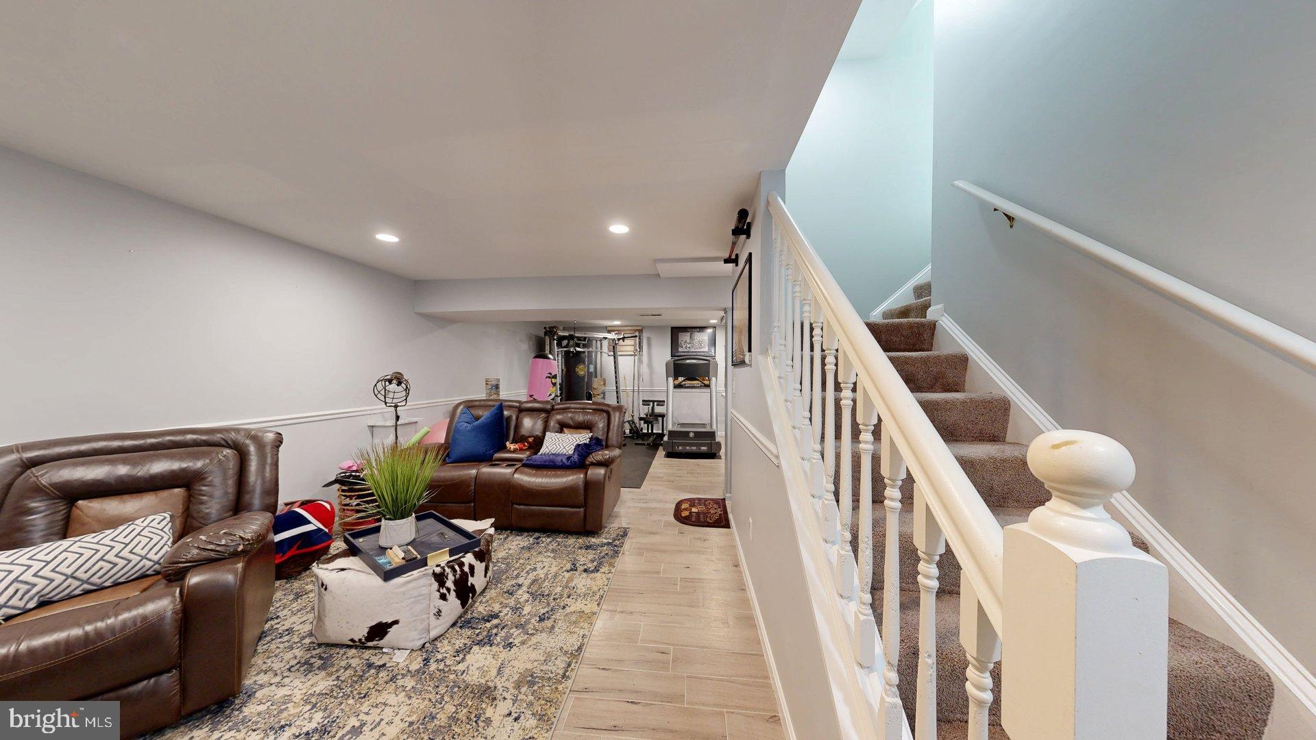 GUNNERS LAKE VILLAGE - Residential
