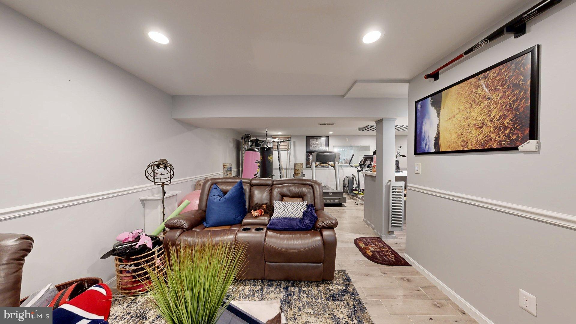 GUNNERS LAKE VILLAGE - Residential