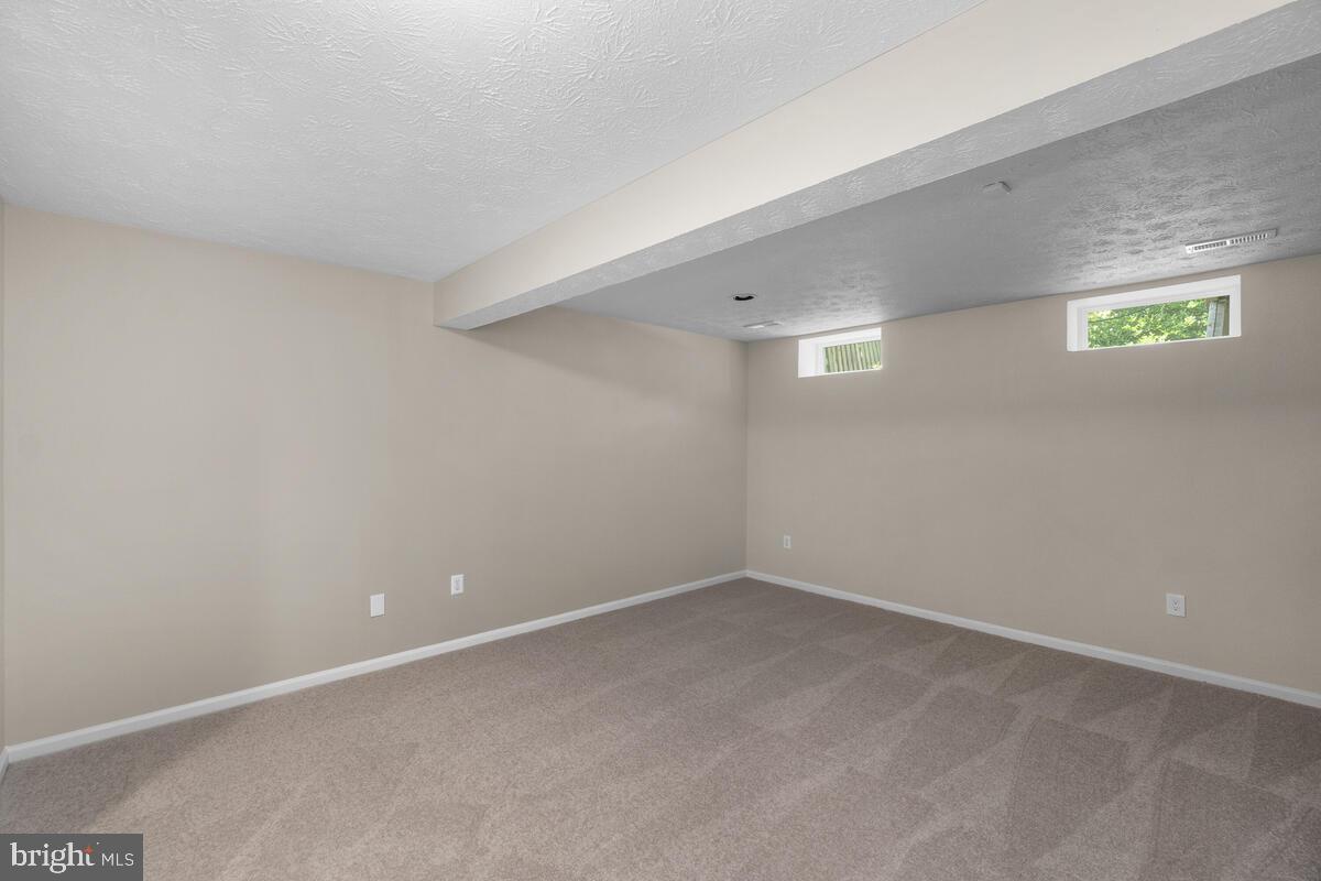 GUNNERS LAKE VILLAGE - Residential