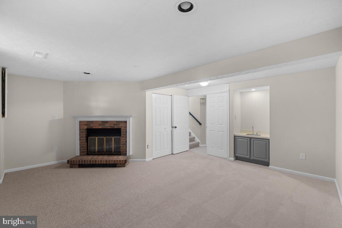 GUNNERS LAKE VILLAGE - Residential