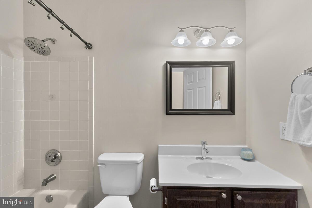 GUNNERS LAKE VILLAGE - Residential