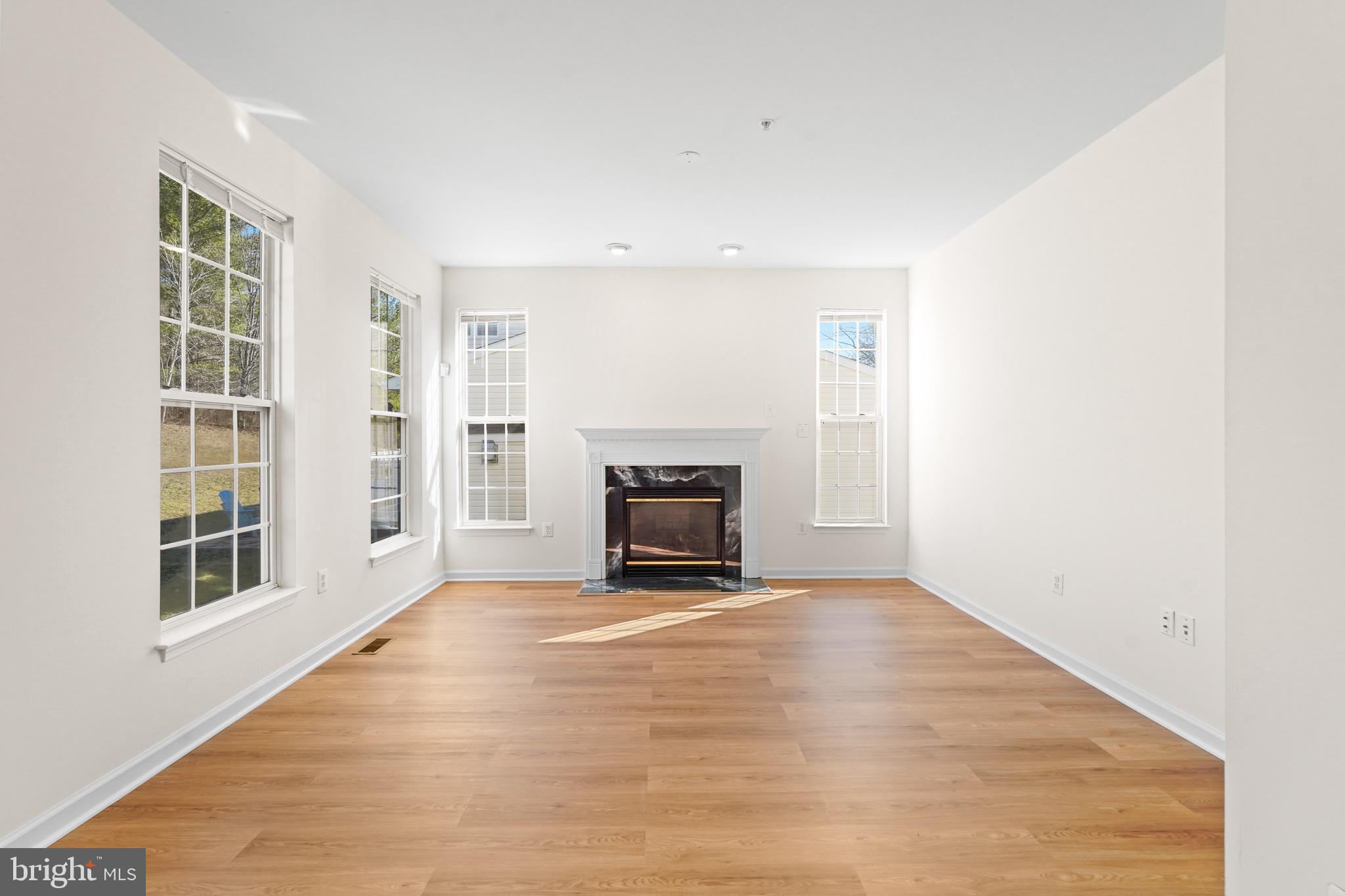 SUMMIT CREEK - Residential