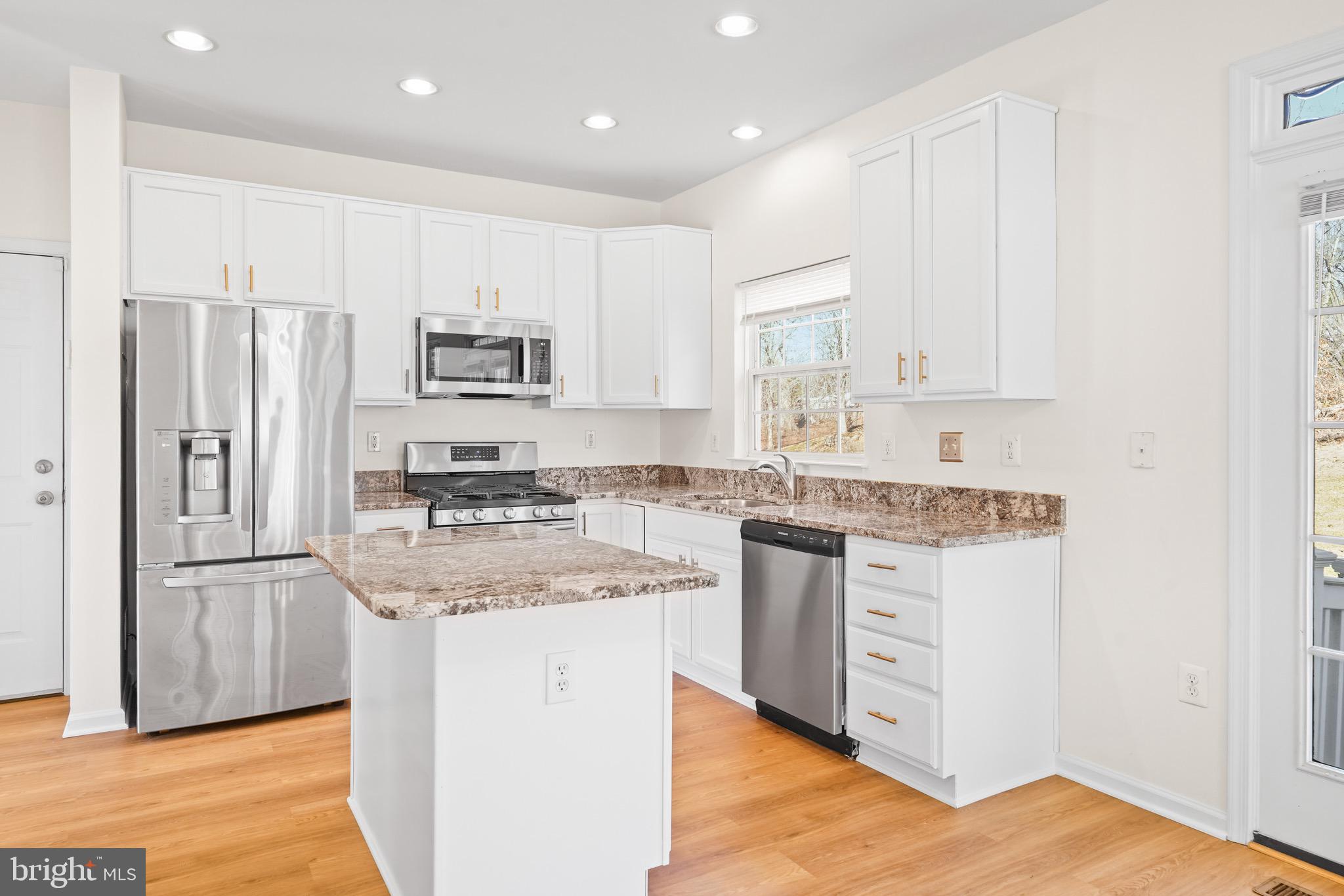 SUMMIT CREEK - Residential