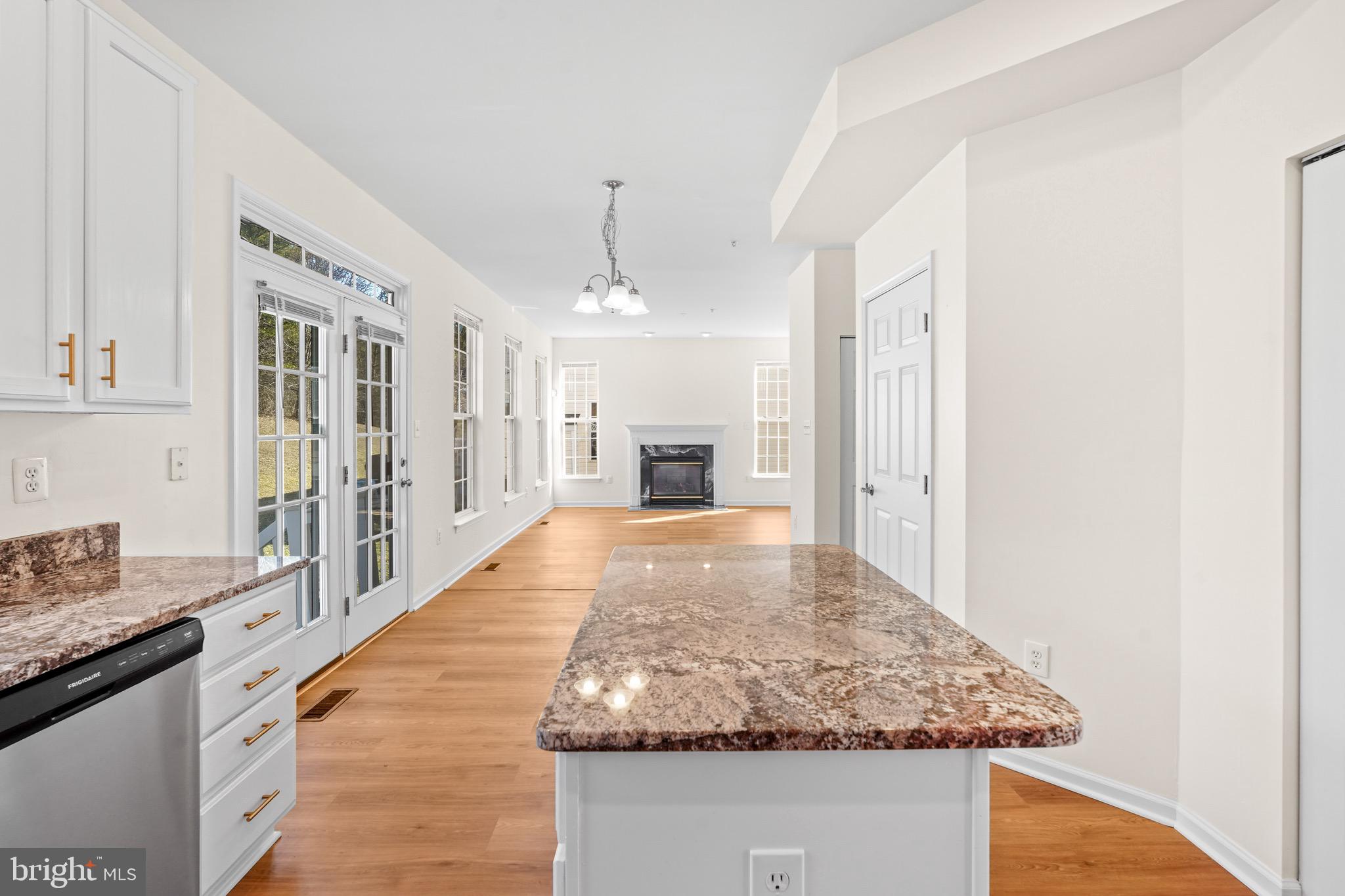 SUMMIT CREEK - Residential