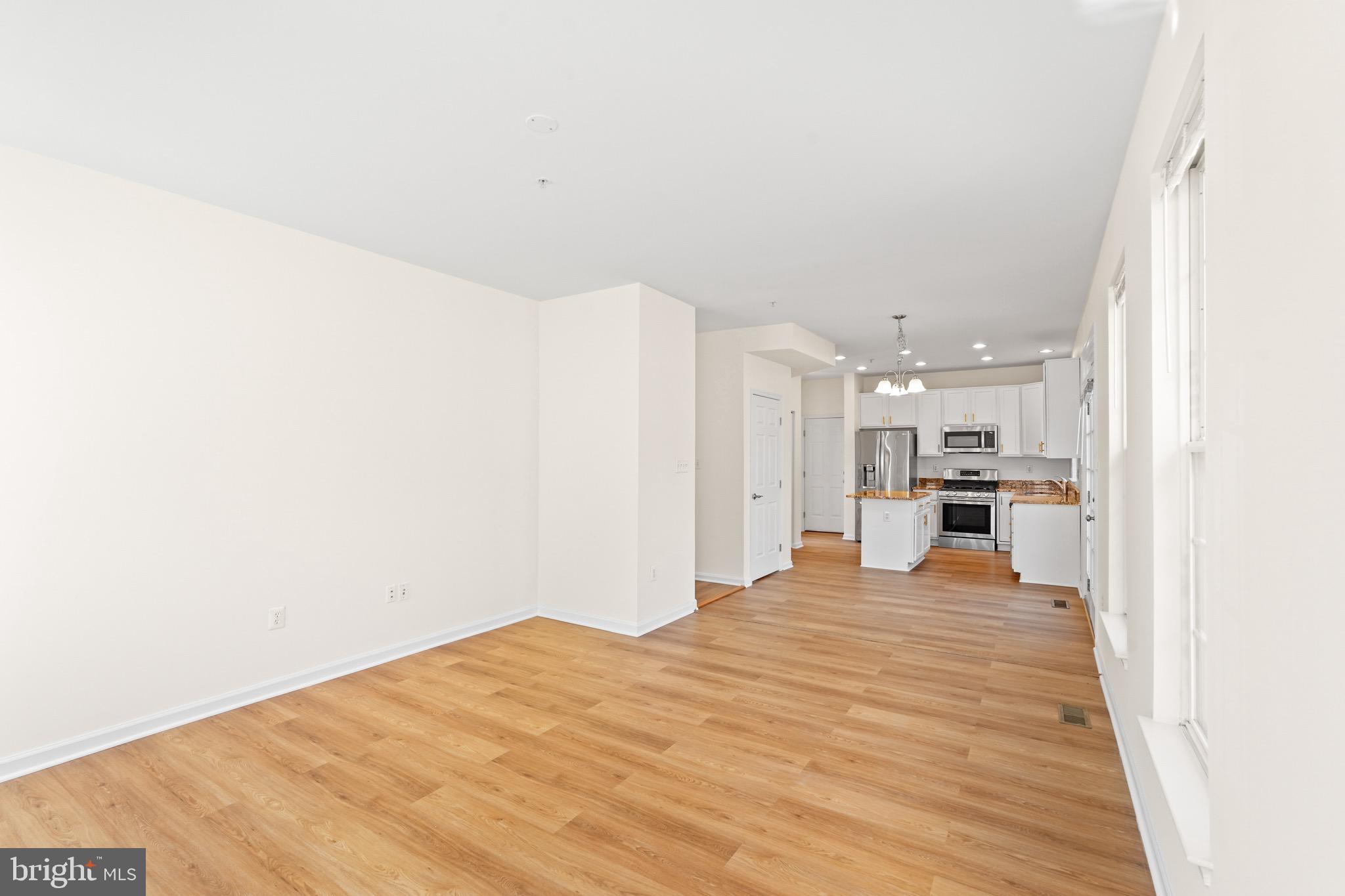 SUMMIT CREEK - Residential