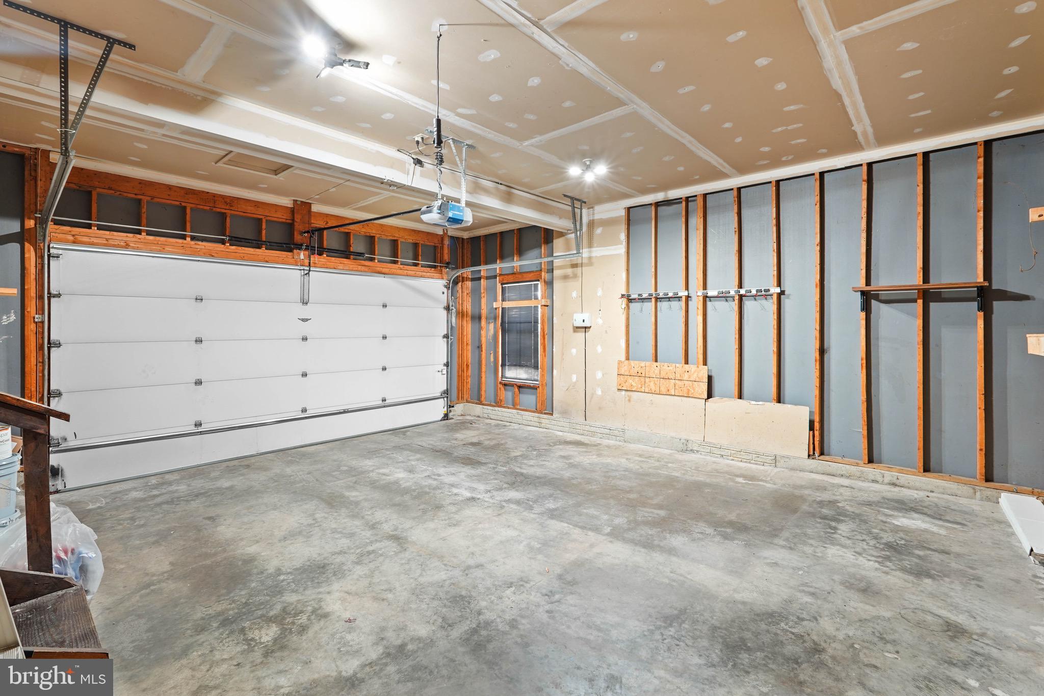 SUMMIT CREEK - Residential