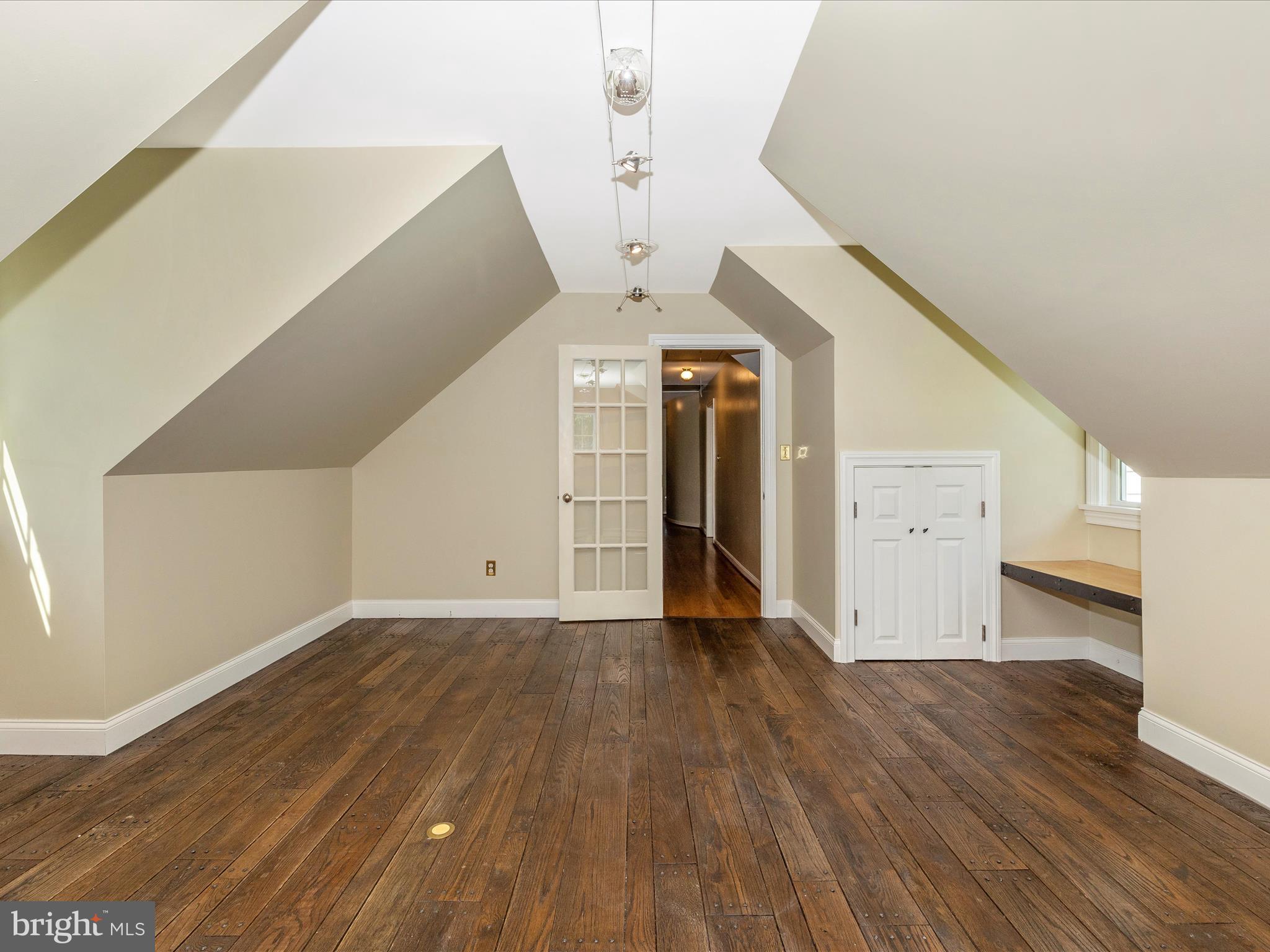 WOODMARK - Residential