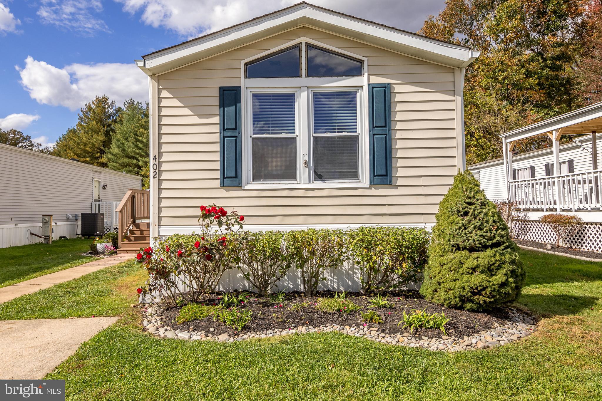 402 UNDERWOOD CIRCLE