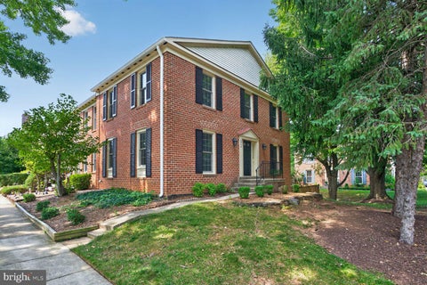 Photo of 6548 Bermuda Green Court, ALEXANDRIA, VA 22312 (MLS # VAFX2338940)