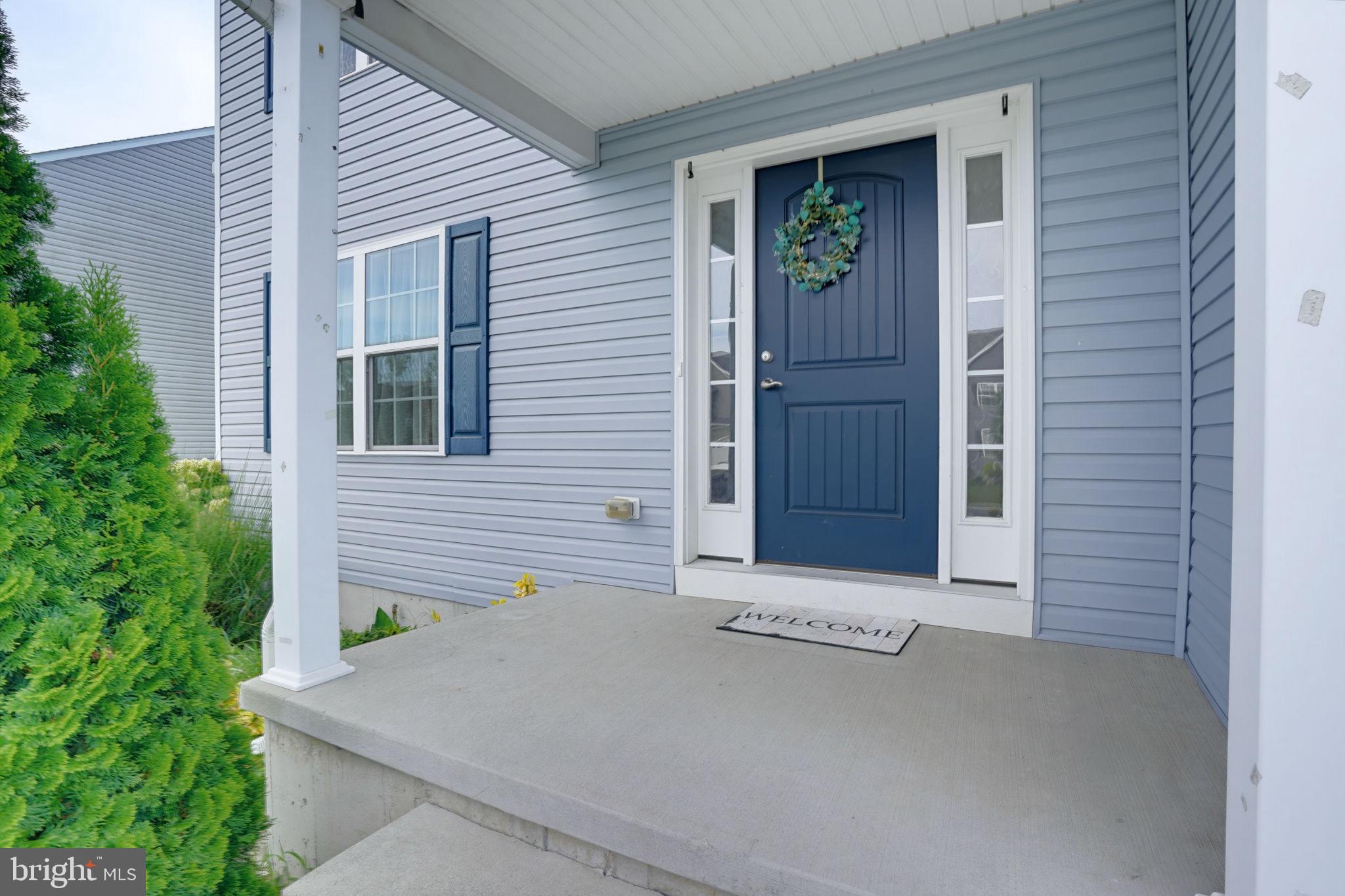 385 W BIRDIE LANE