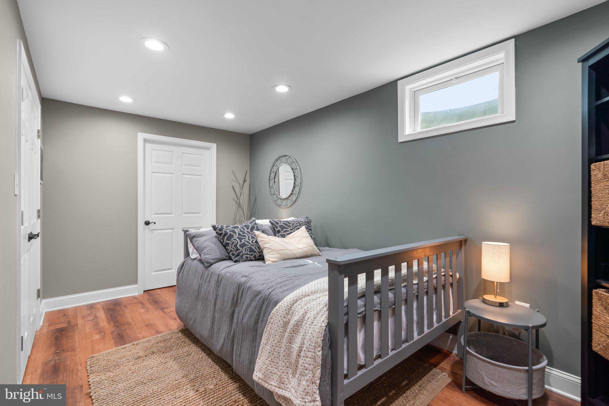 SNOWDENS MILL - Residential