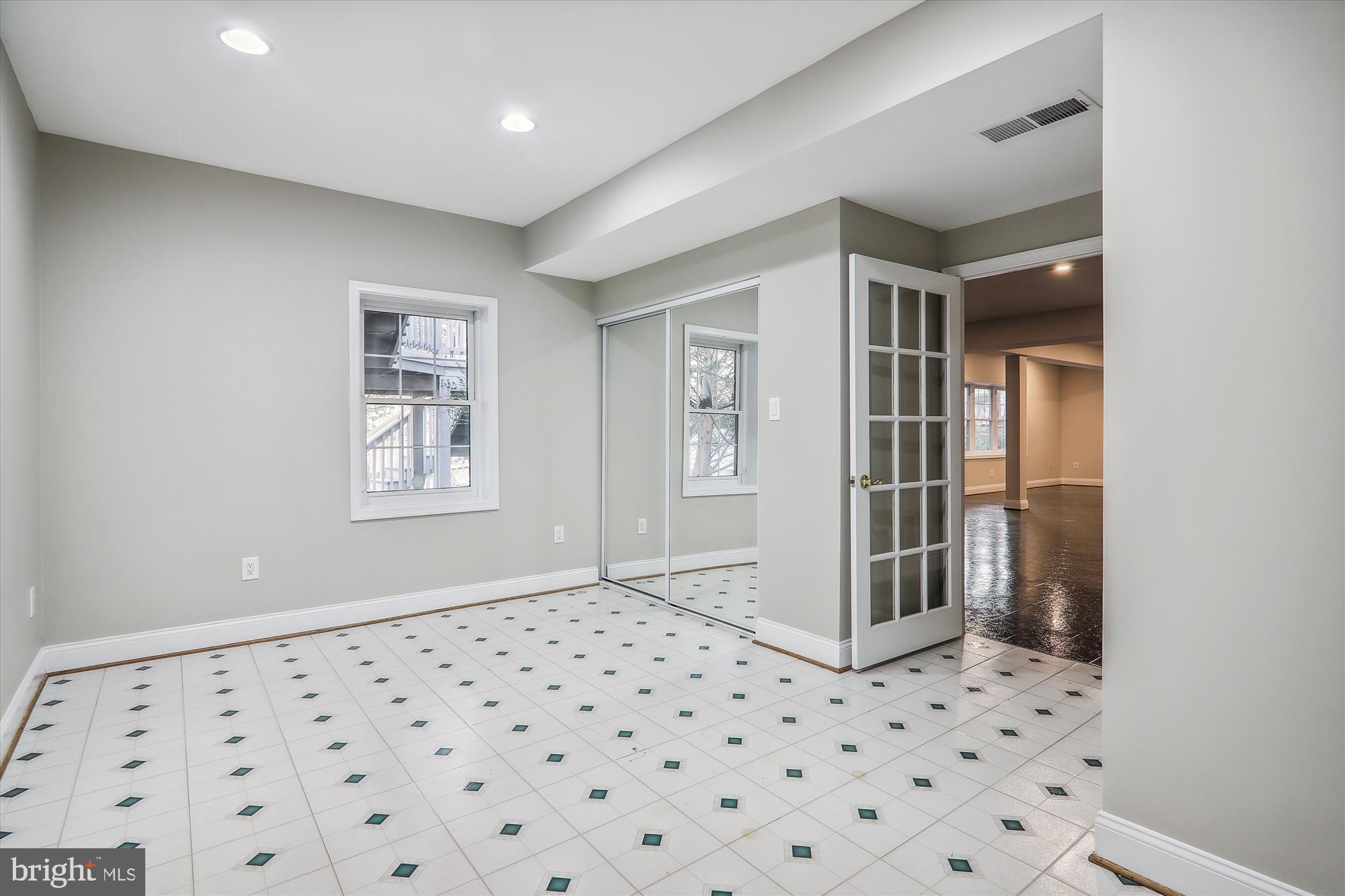 SMALLS NURSERY - Residential