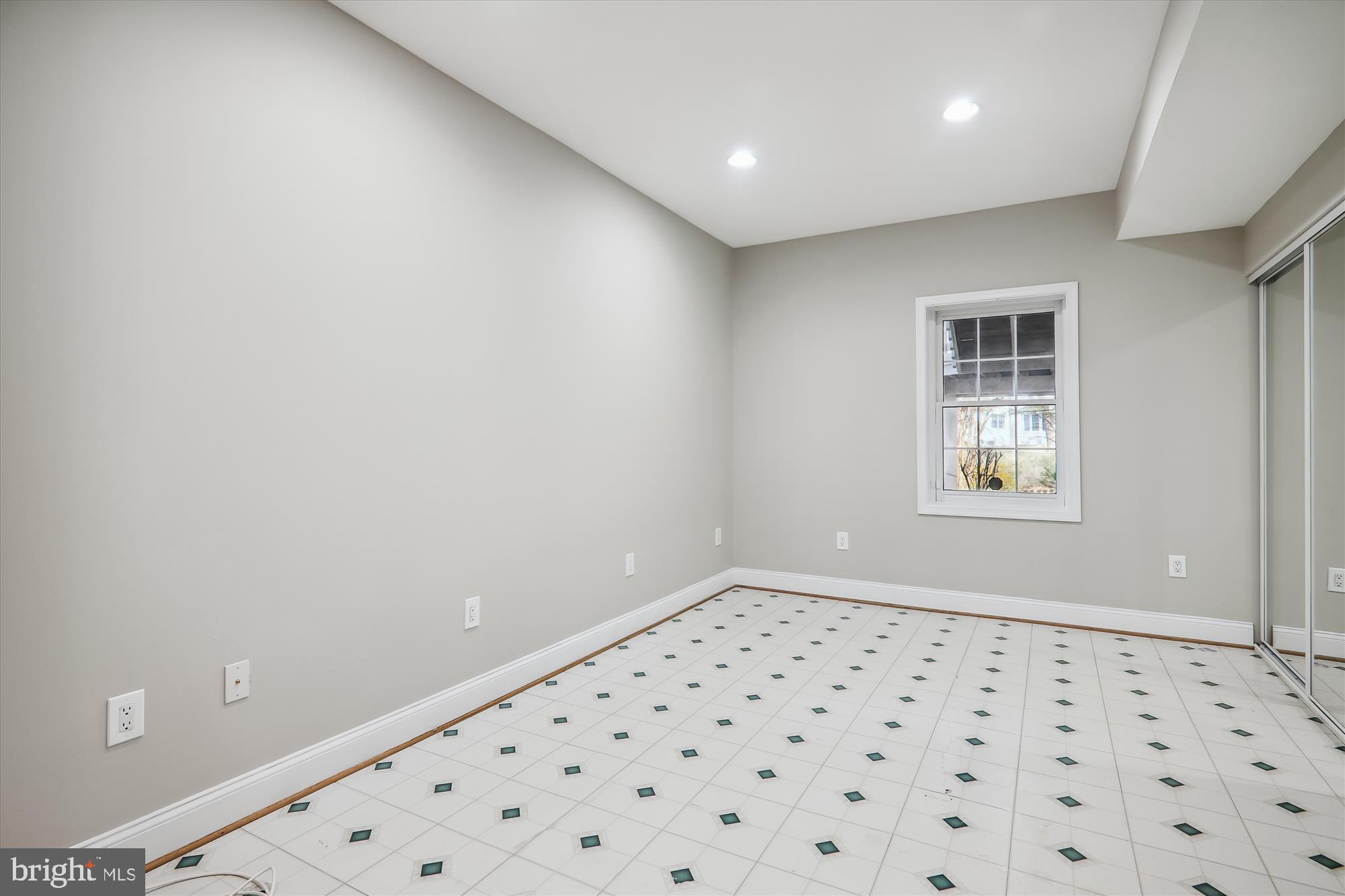 SMALLS NURSERY - Residential