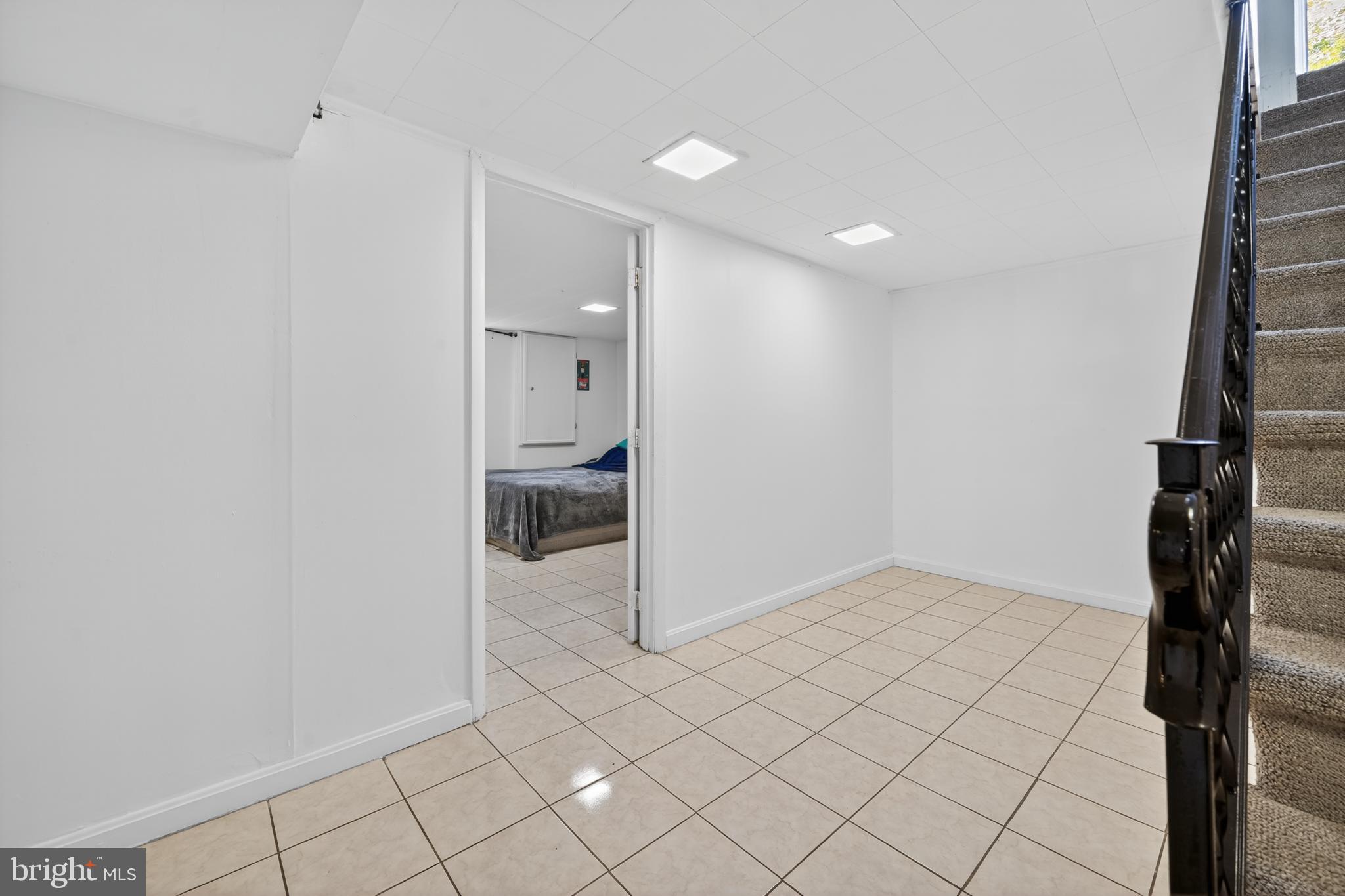 ADELPHI KNOLLS - Residential