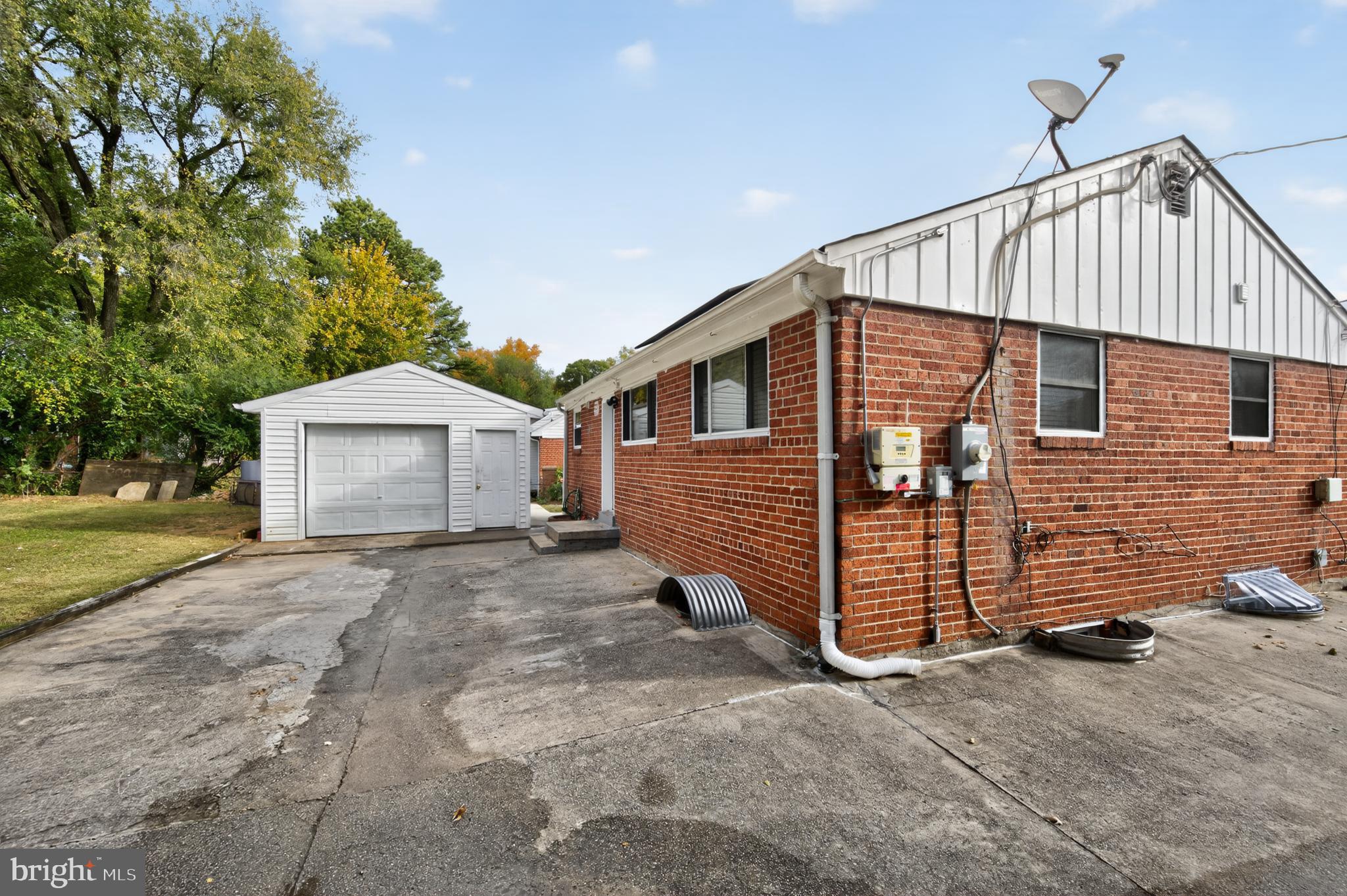 ADELPHI KNOLLS - Residential