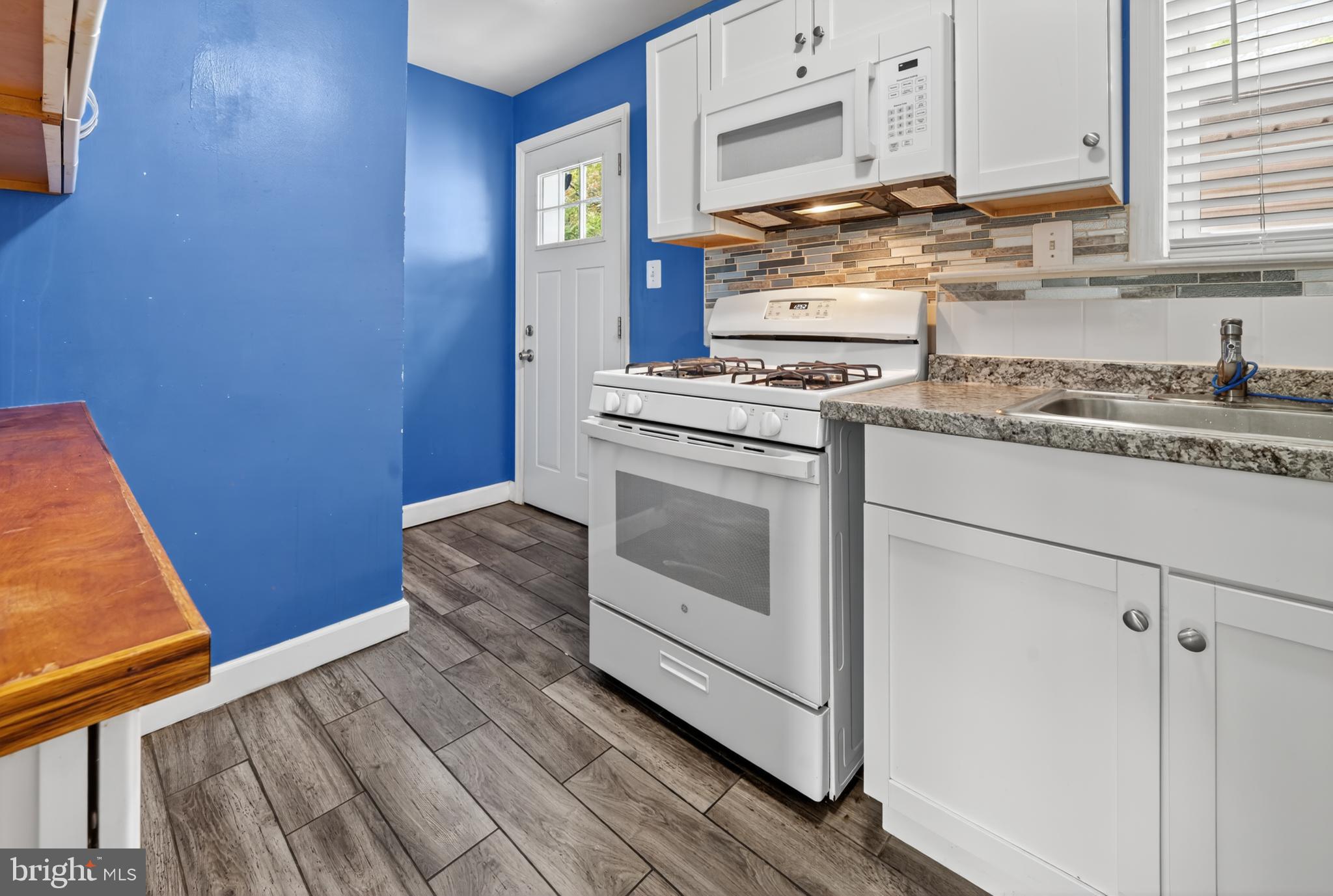 ADELPHI KNOLLS - Residential