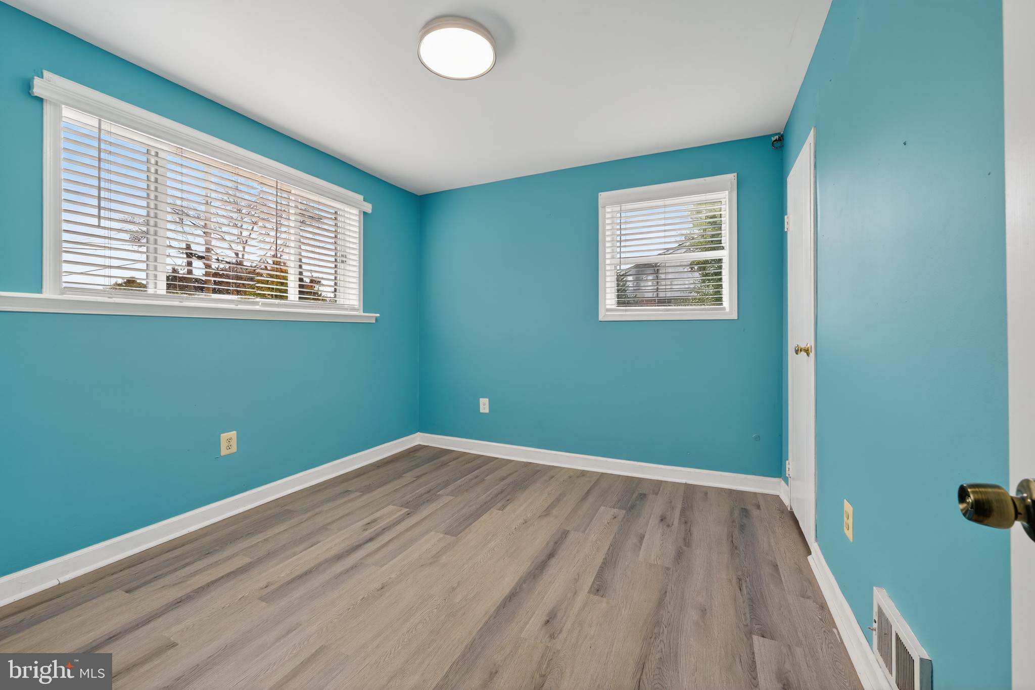 ADELPHI KNOLLS - Residential