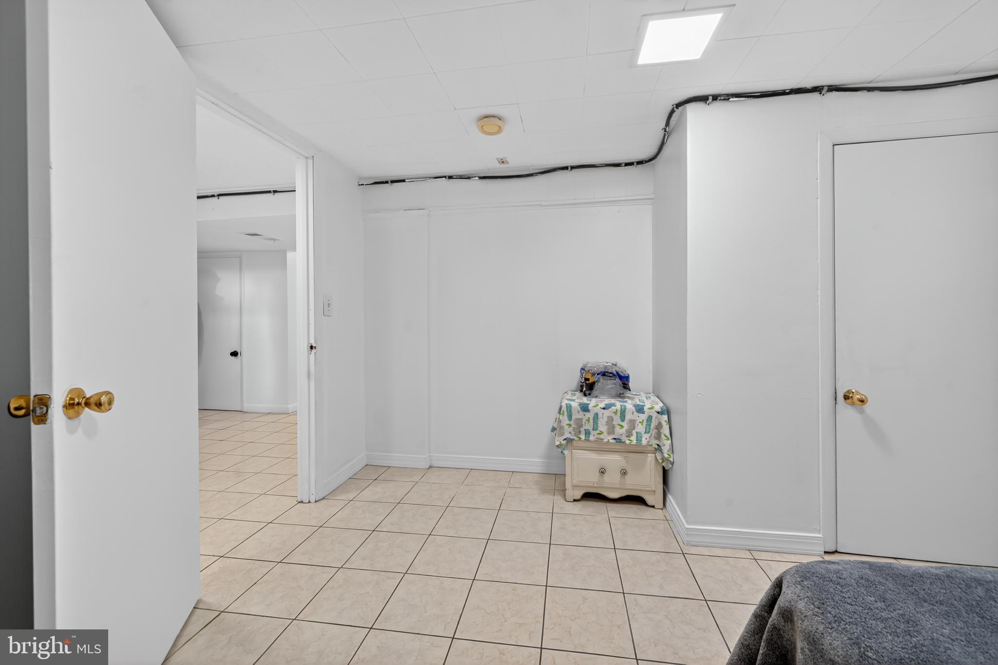 ADELPHI KNOLLS - Residential