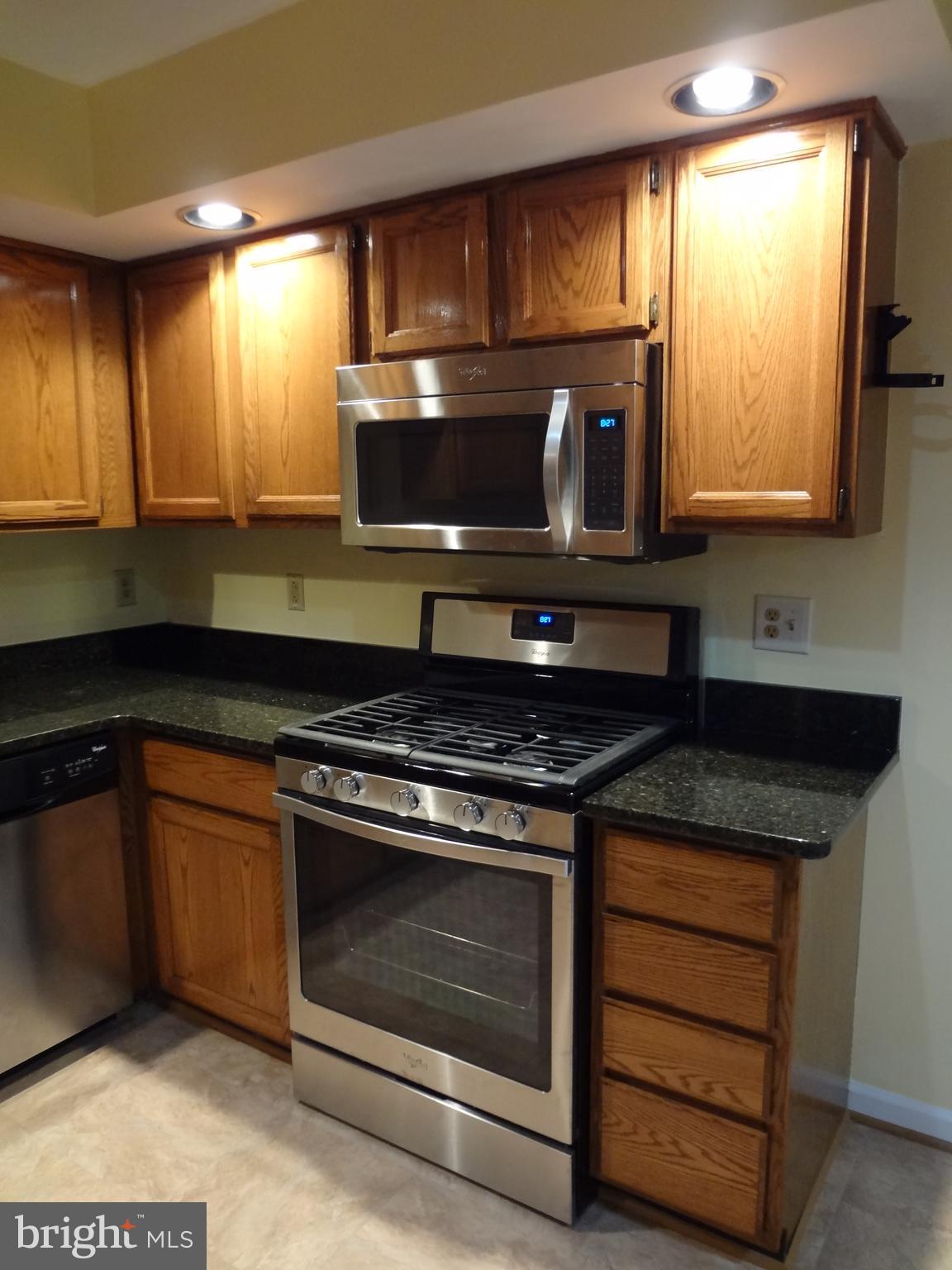 POTOMAC LAKES - Residential Lease