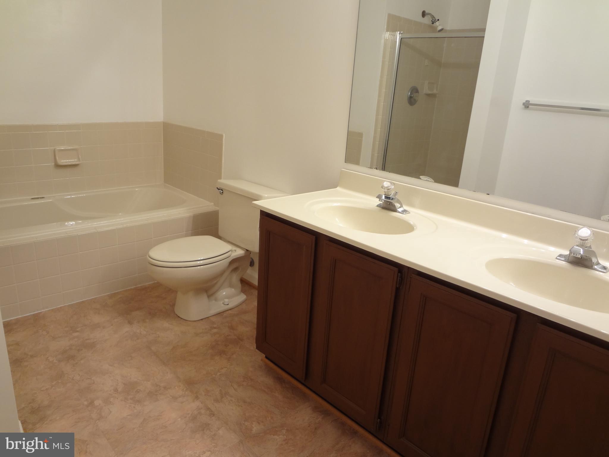 POTOMAC LAKES - Residential Lease