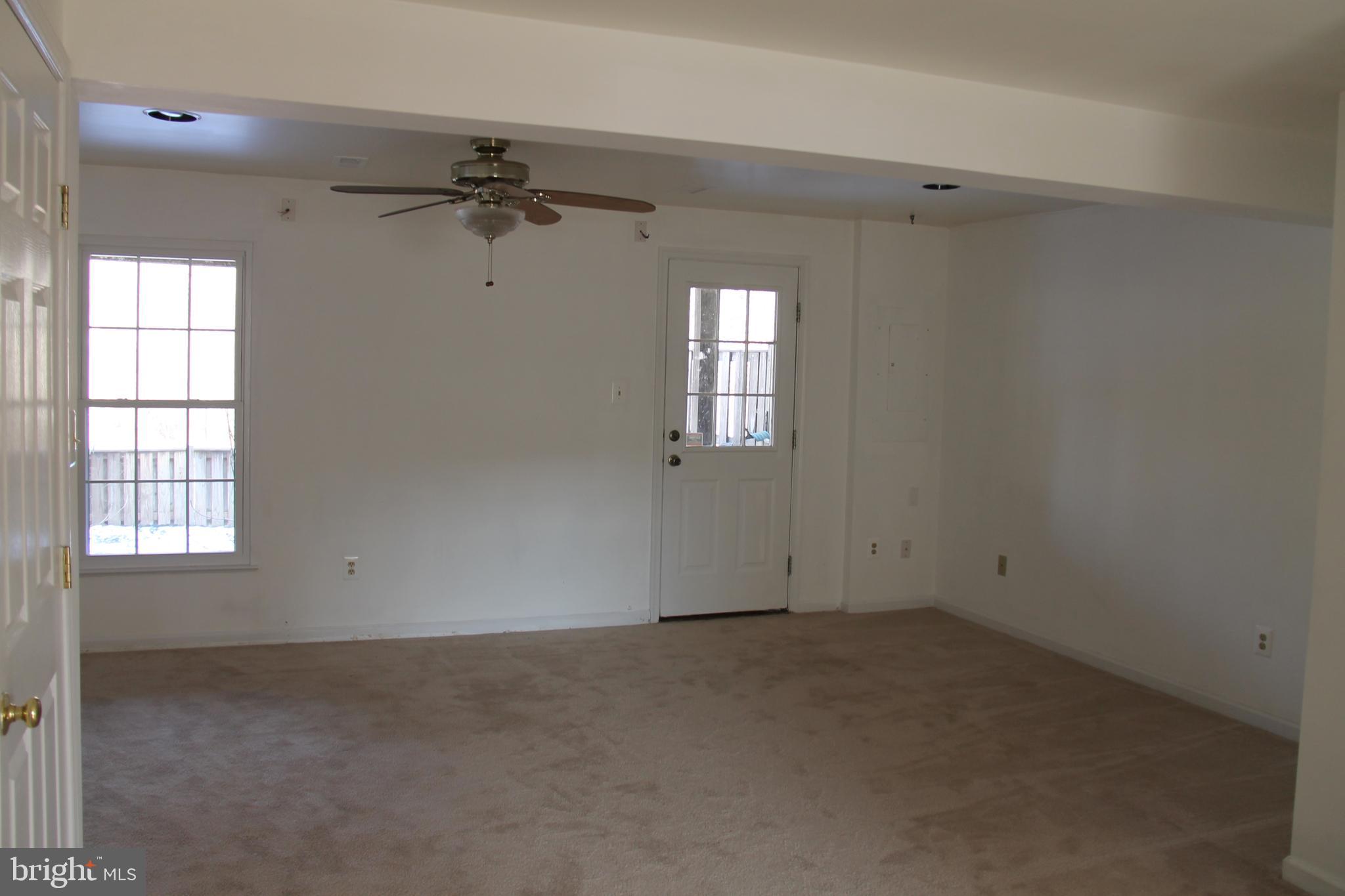 POTOMAC LAKES - Residential Lease