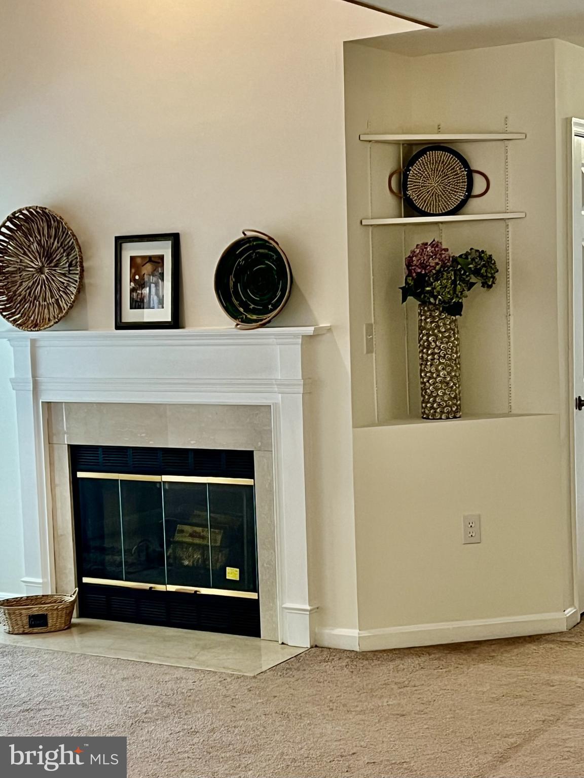 LAKE POINTE AT TOWN CENTER - Residential Lease