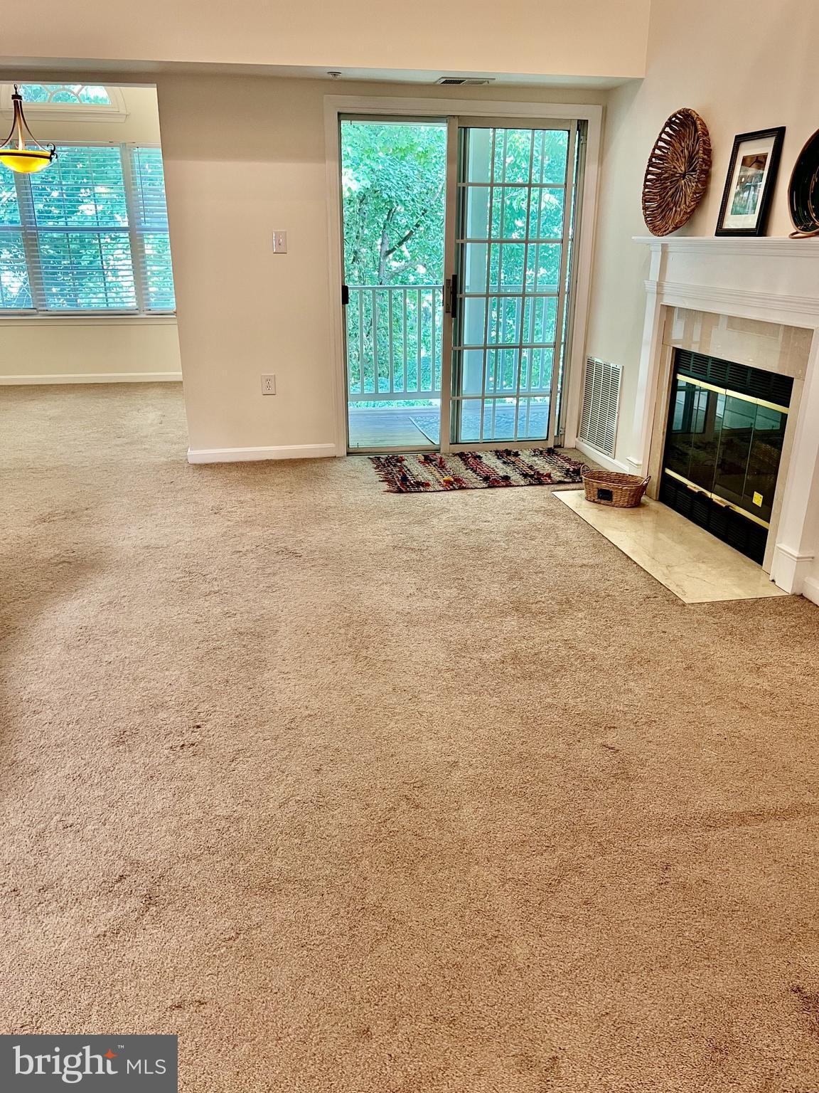 LAKE POINTE AT TOWN CENTER - Residential Lease