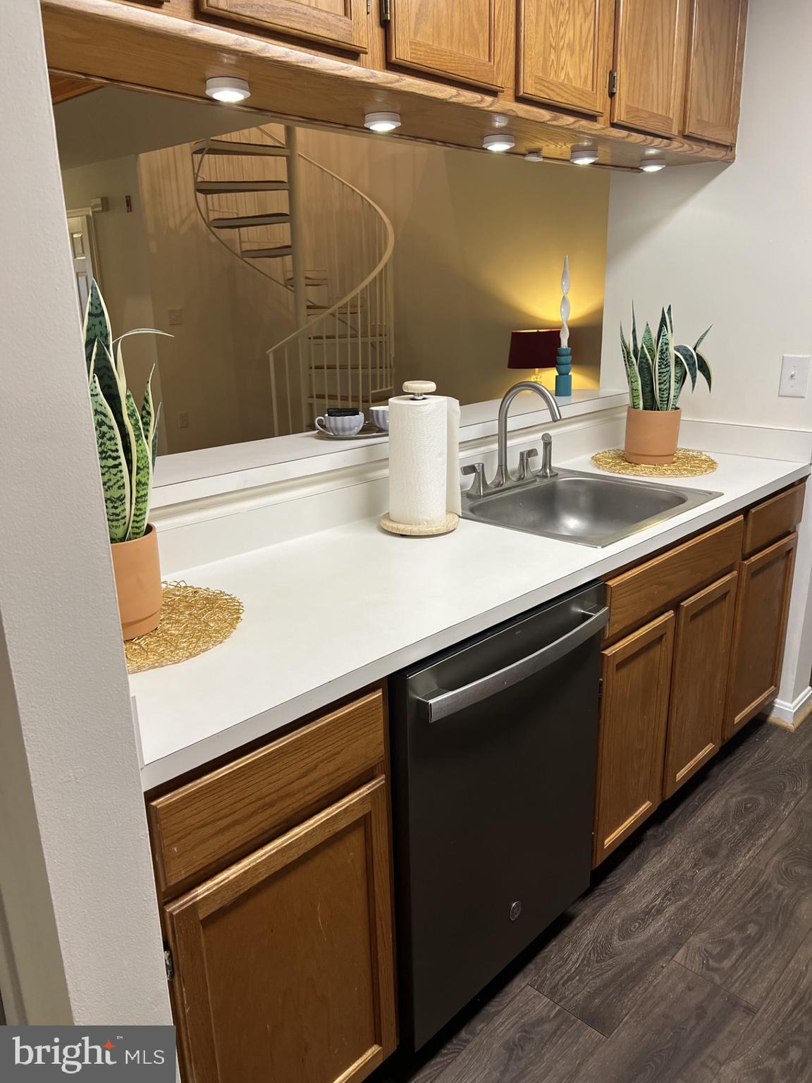 LAKE POINTE AT TOWN CENTER - Residential Lease