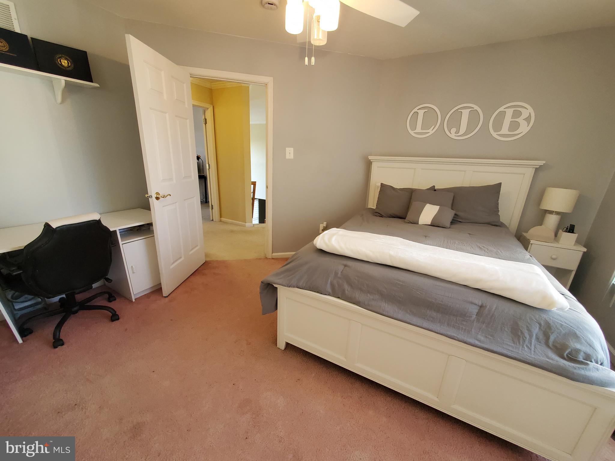 NORTHAMPTON CROSSG - Residential