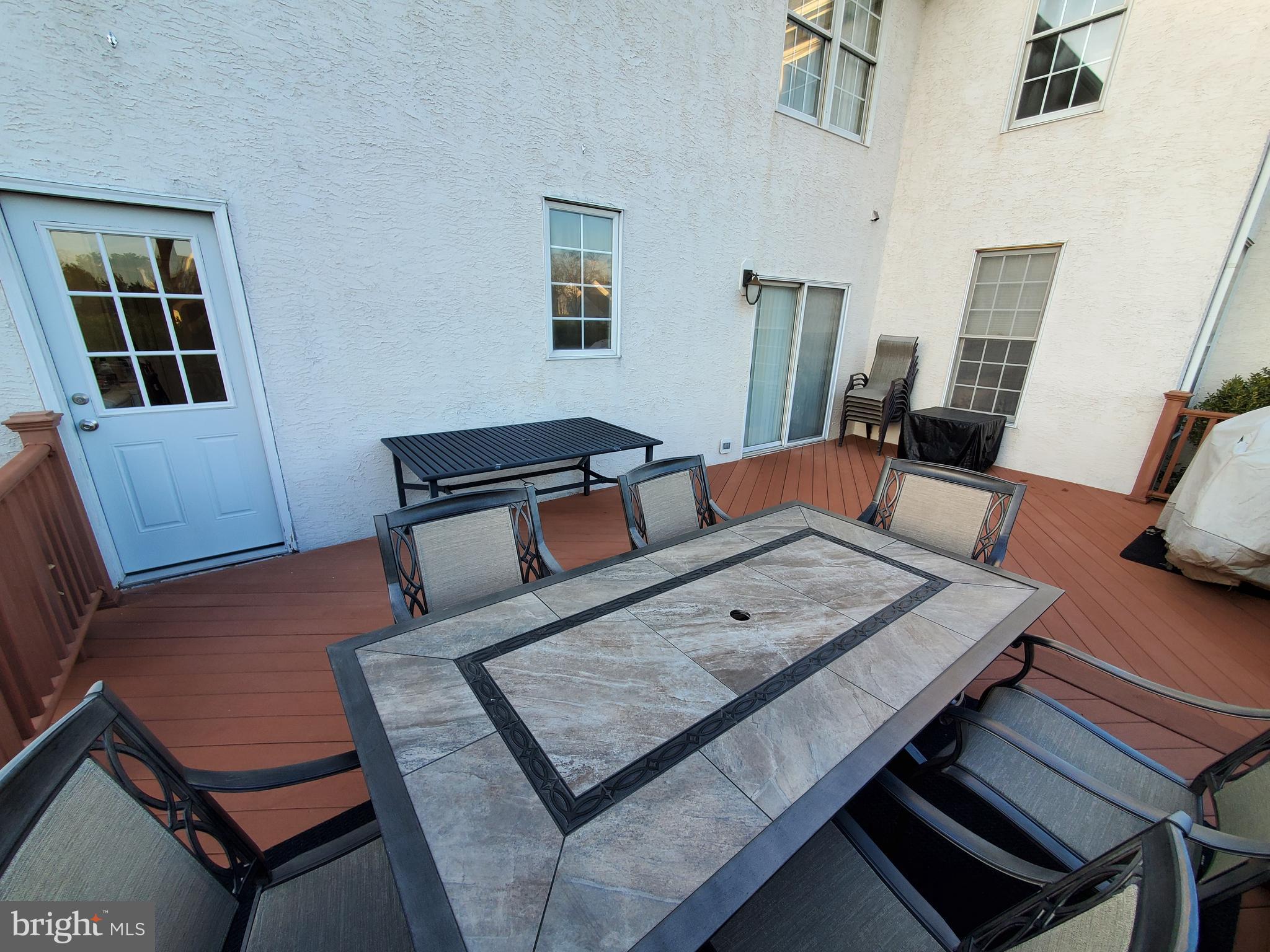 NORTHAMPTON CROSSG - Residential