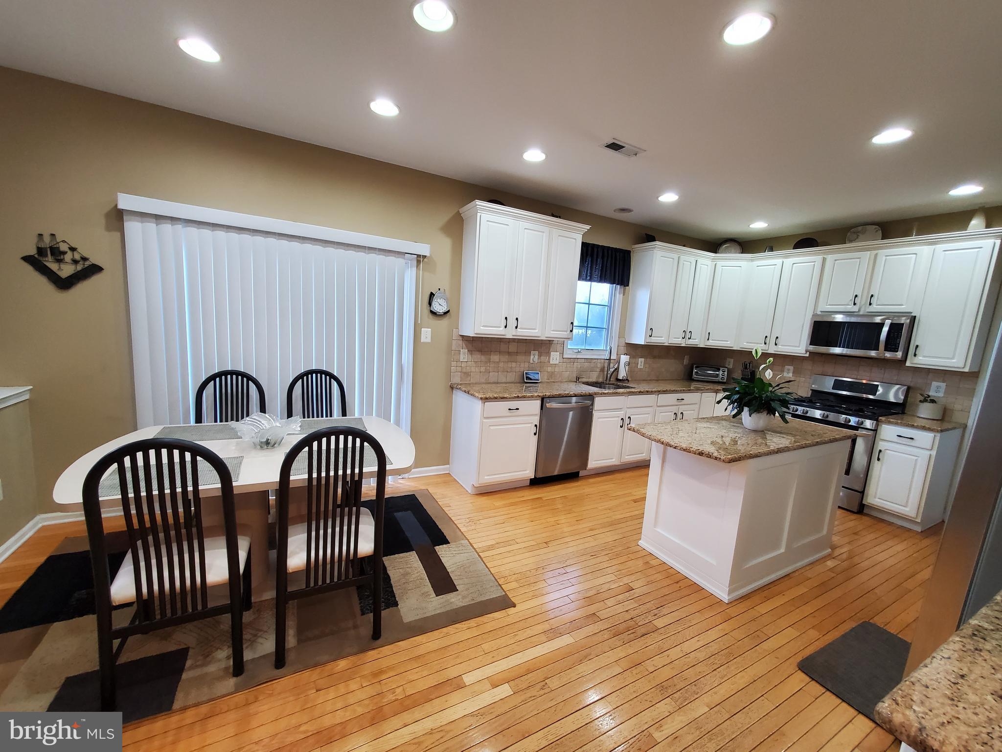 NORTHAMPTON CROSSG - Residential