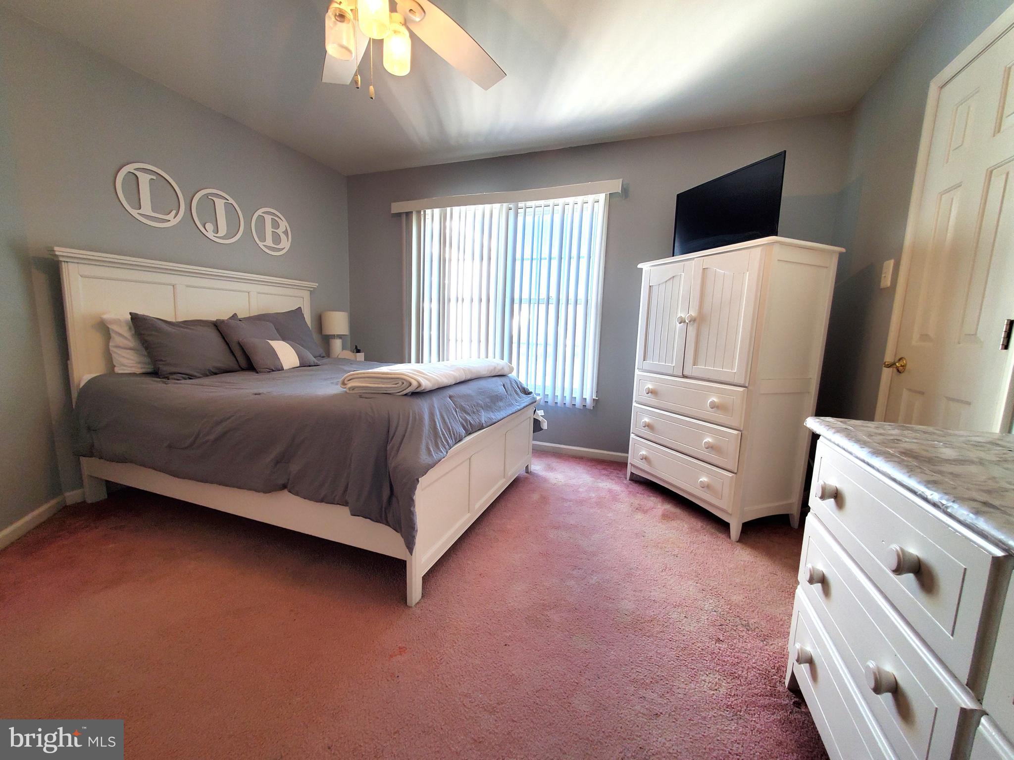 NORTHAMPTON CROSSG - Residential