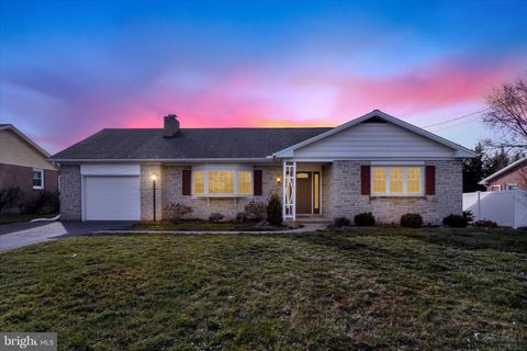Photo of 830 W View Avenue, Manheim, PA 17545 (MLS # PALA2047512)