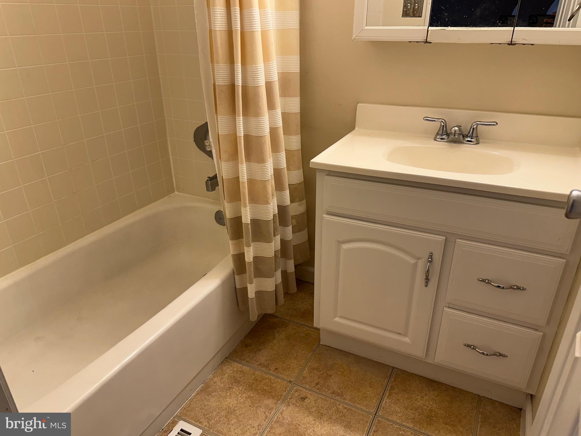 DREXEL WOODS - Residential