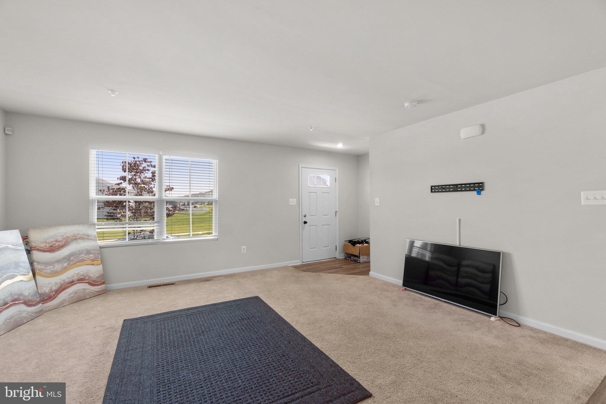 213 PICKETT STREET