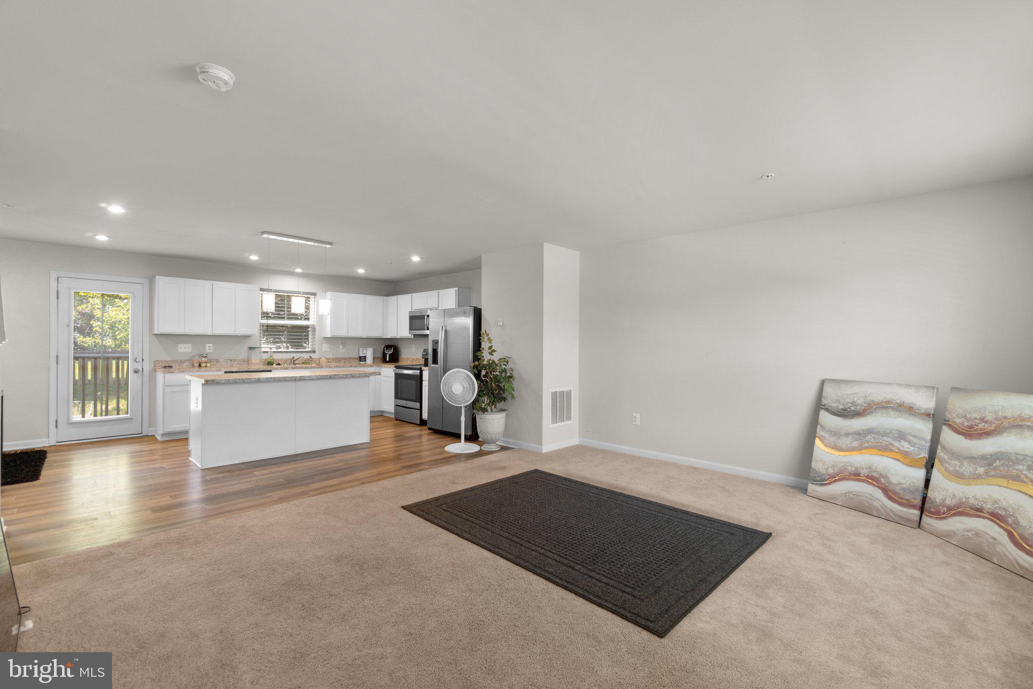213 PICKETT STREET
