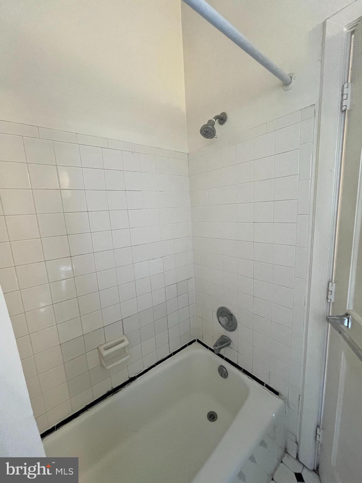 FARNEY - Residential Lease